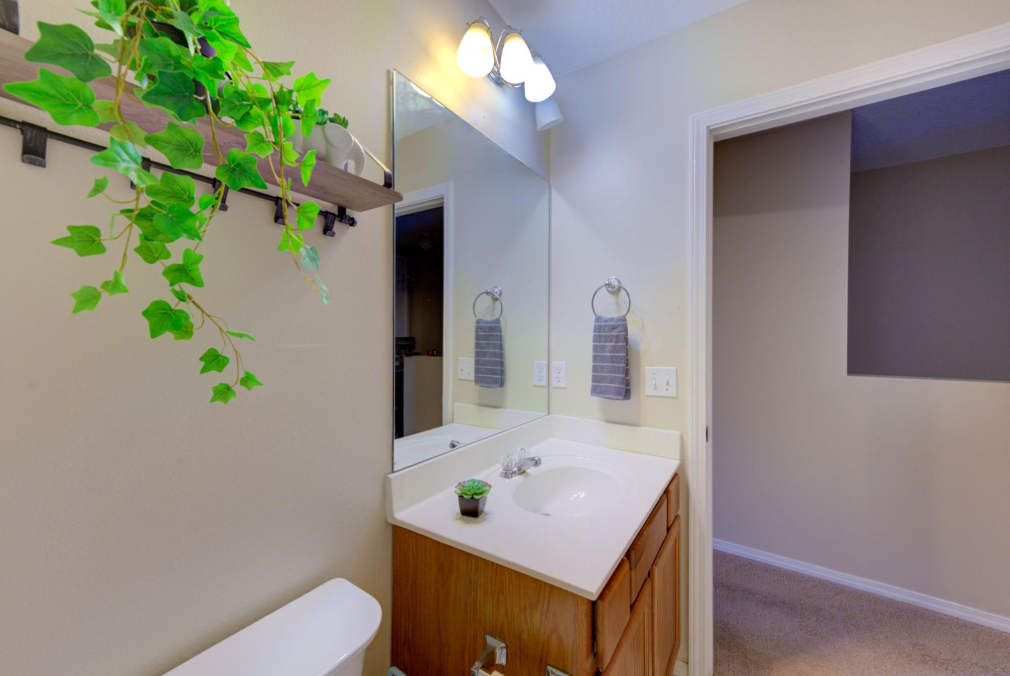 SHAY LIN T/H - Residential