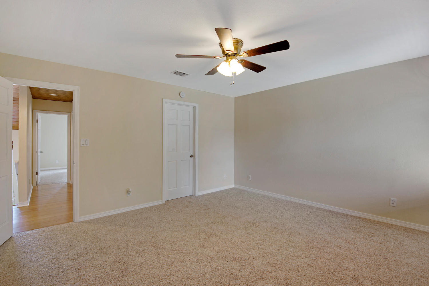 LAKE CHARLENE - Residential