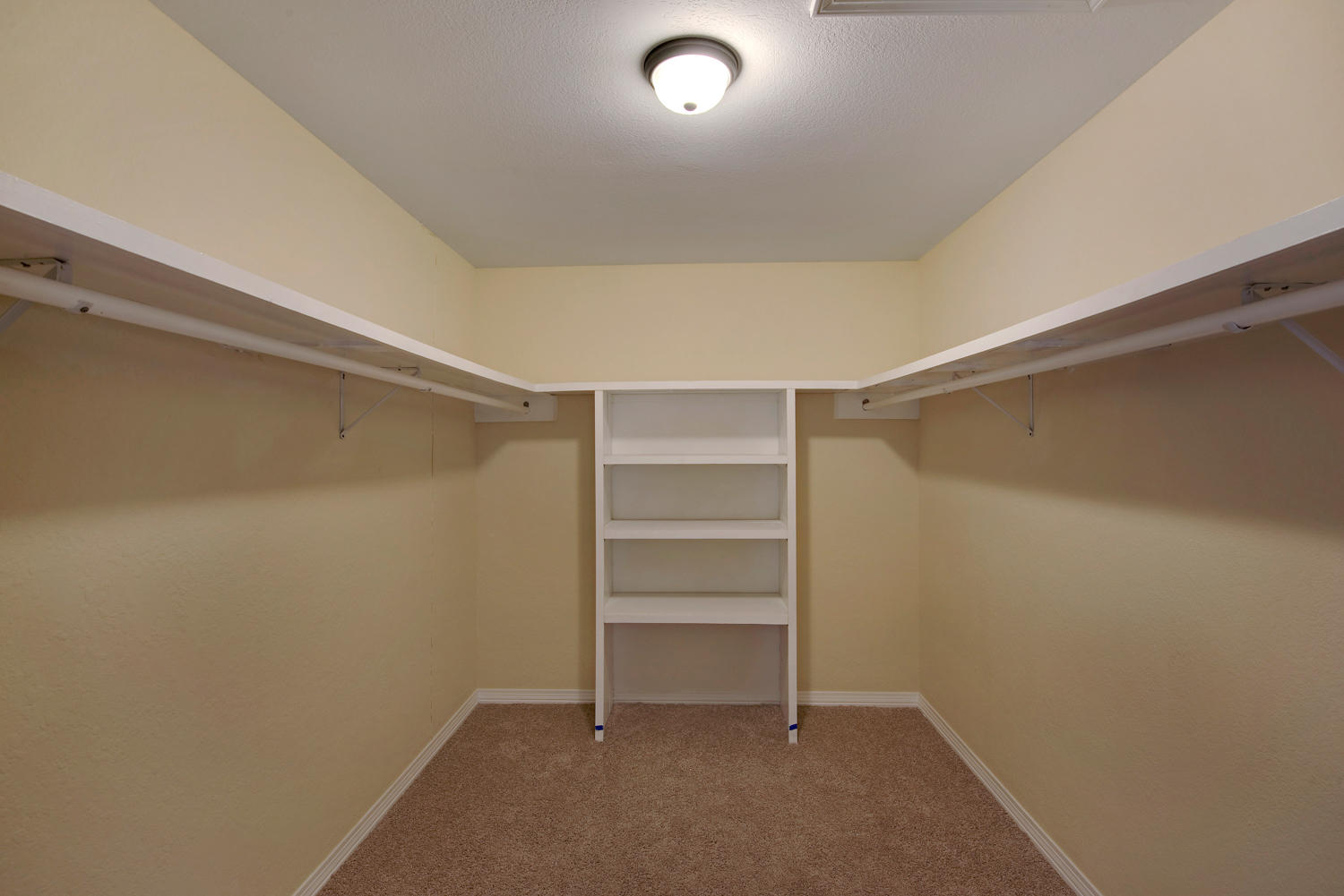 LAKE CHARLENE - Residential