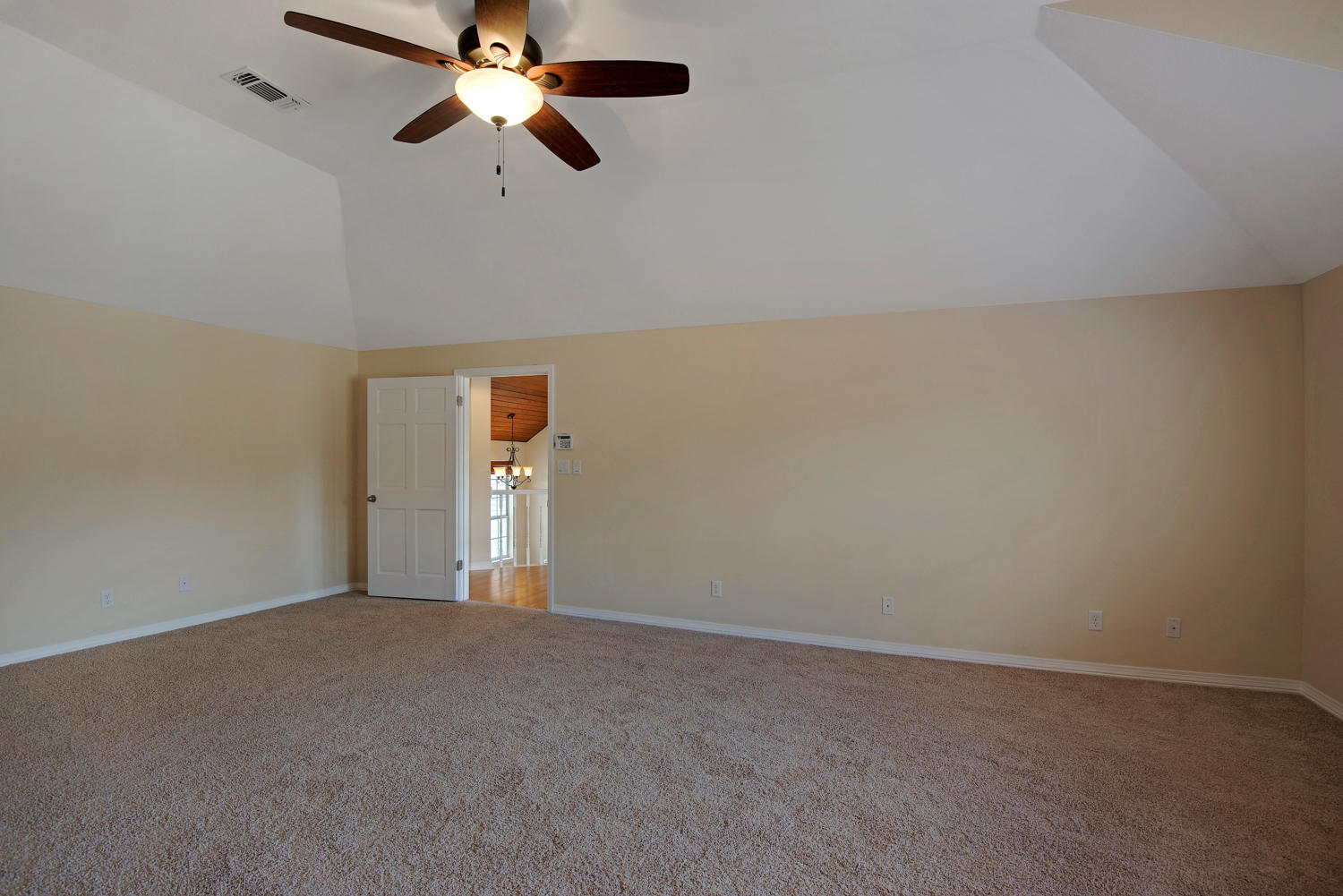 LAKE CHARLENE - Residential