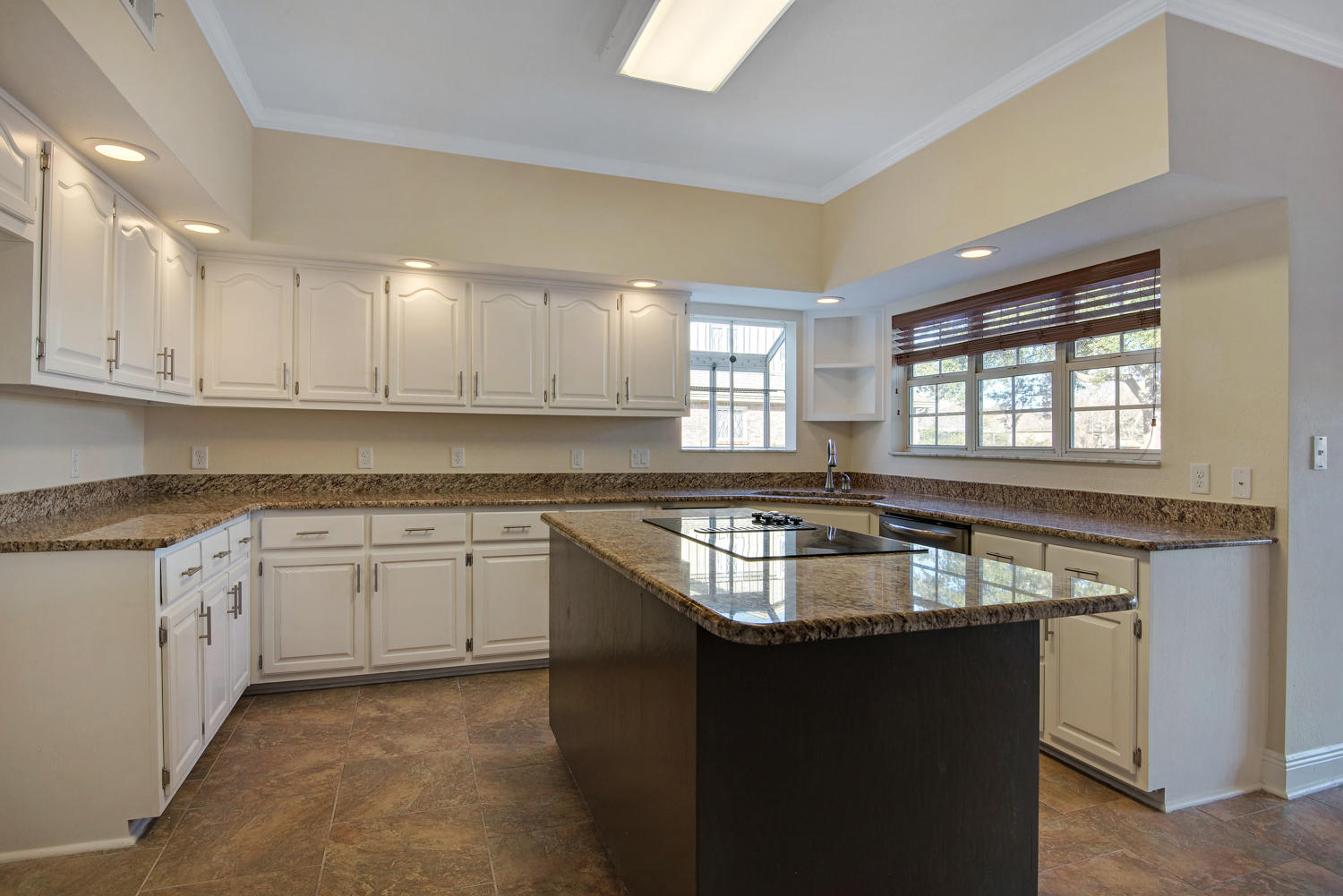 LAKE CHARLENE - Residential