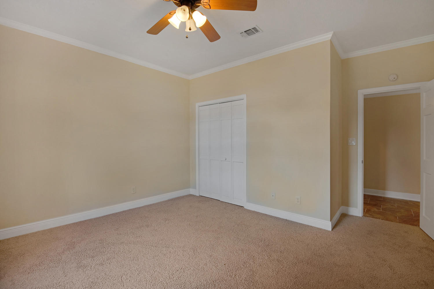 LAKE CHARLENE - Residential