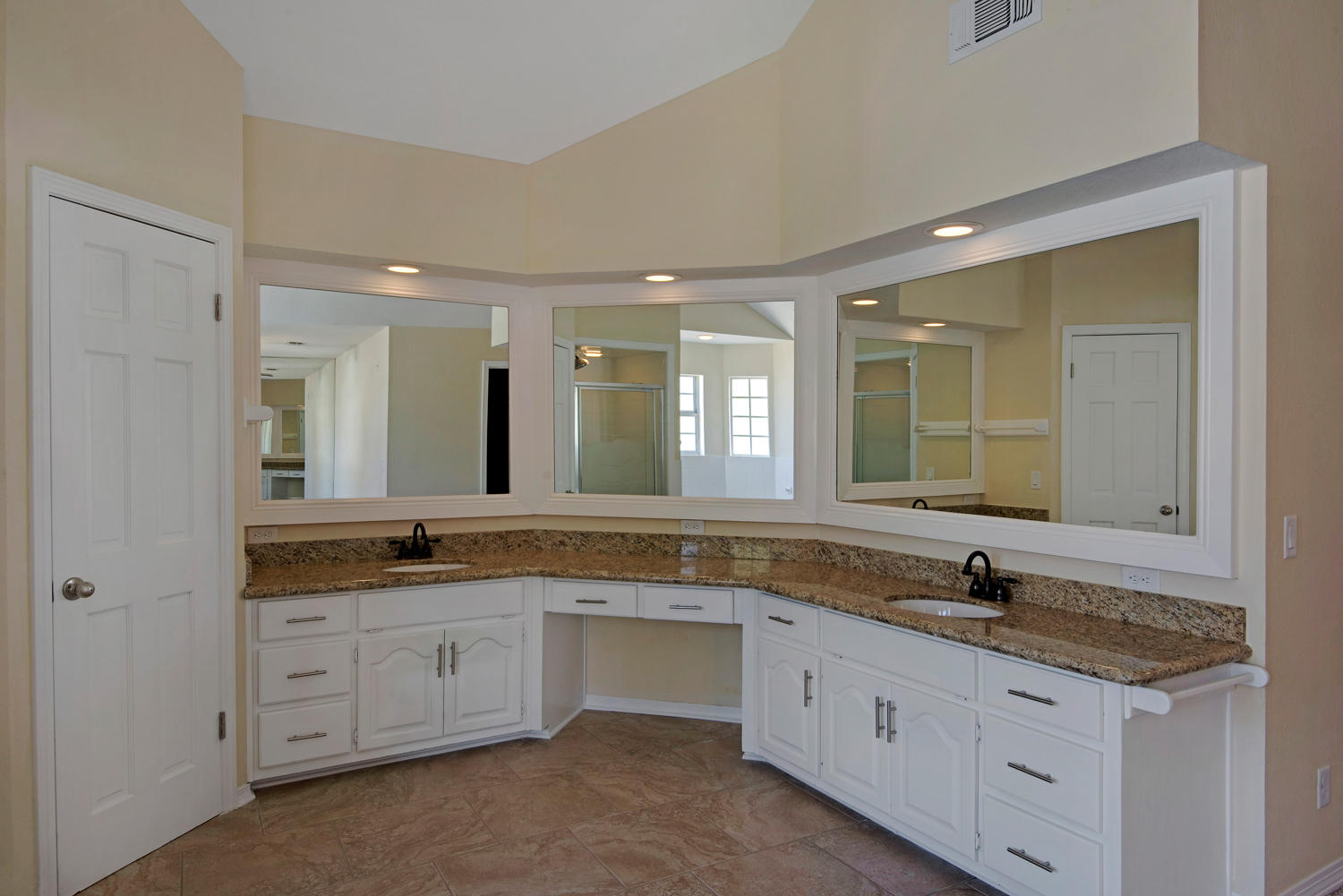 LAKE CHARLENE - Residential