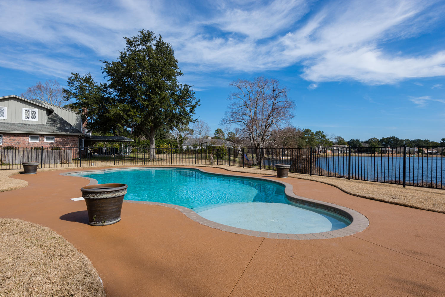 LAKE CHARLENE - Residential