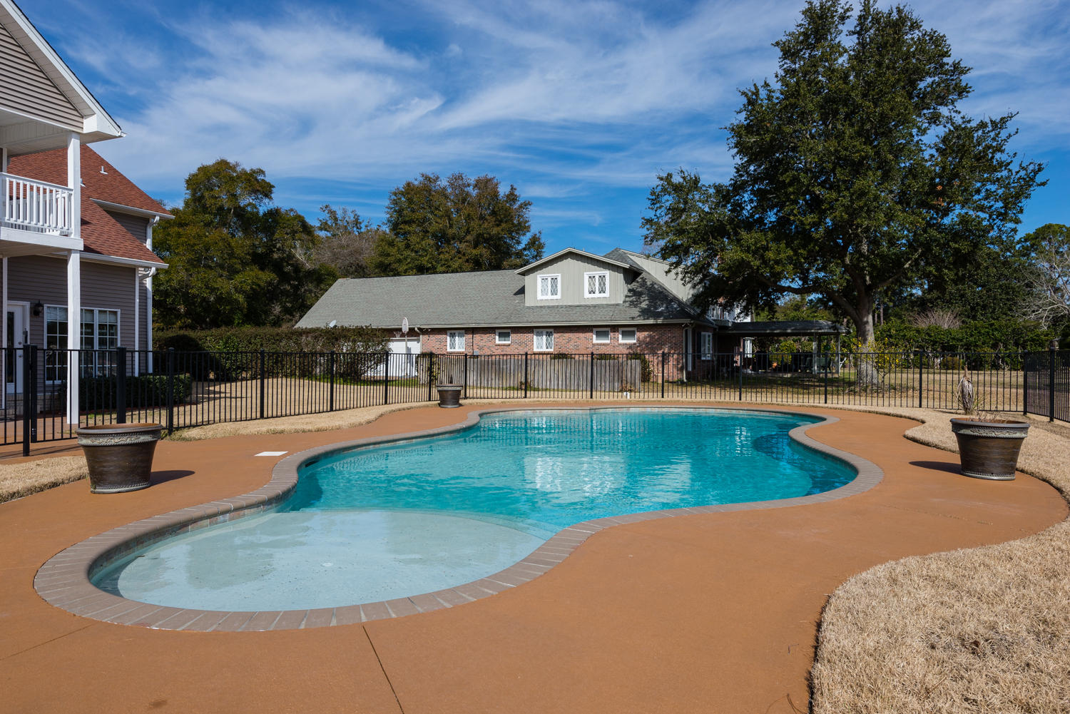 LAKE CHARLENE - Residential