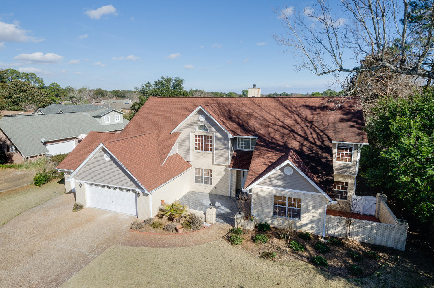 LAKE CHARLENE - Residential