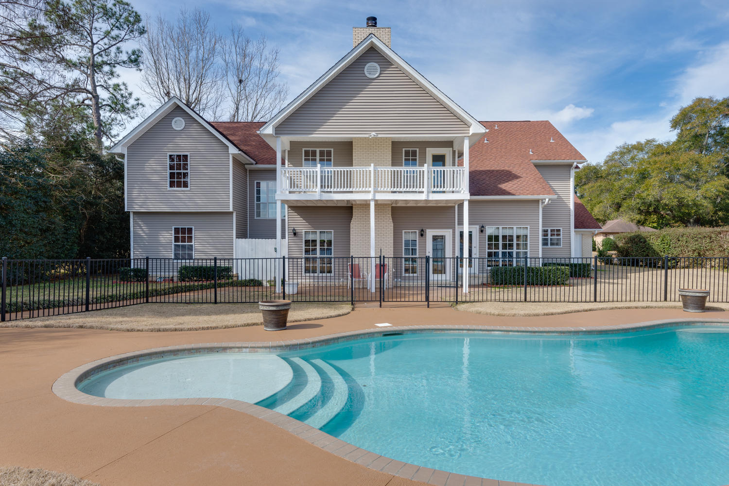 LAKE CHARLENE - Residential