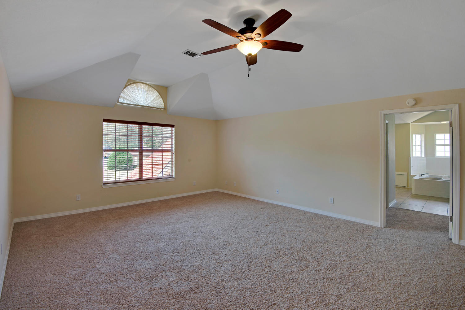 LAKE CHARLENE - Residential