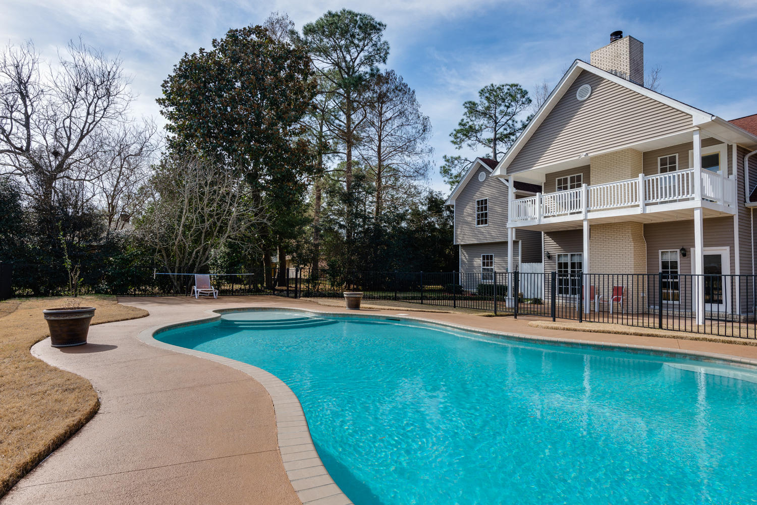 LAKE CHARLENE - Residential