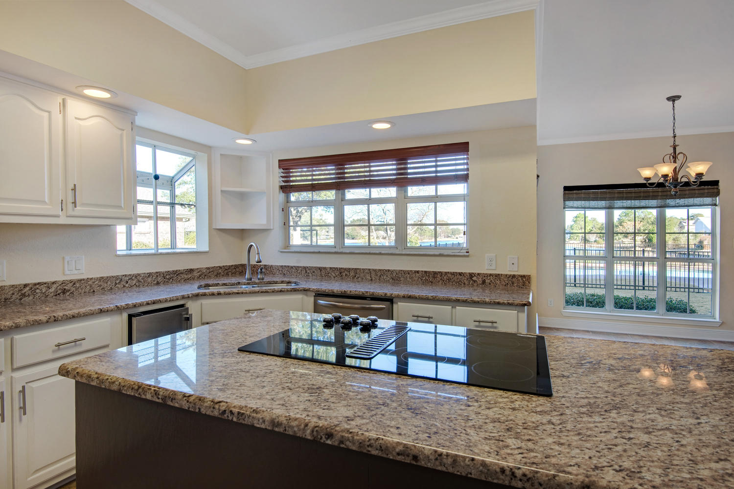 LAKE CHARLENE - Residential