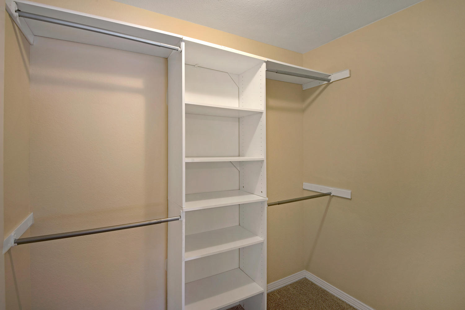 LAKE CHARLENE - Residential