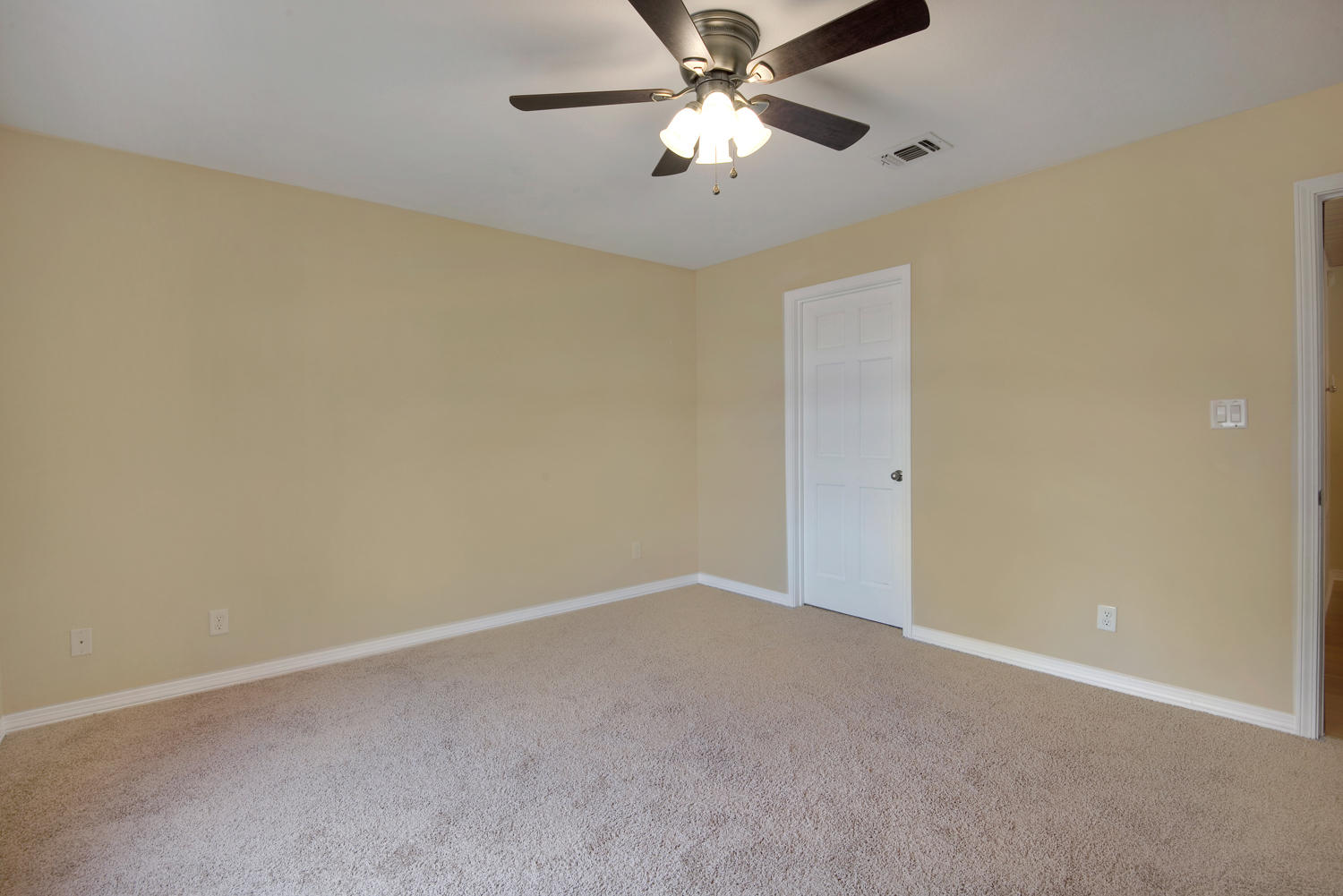 LAKE CHARLENE - Residential