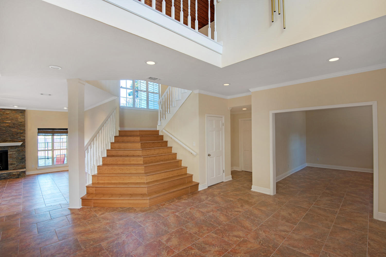 LAKE CHARLENE - Residential