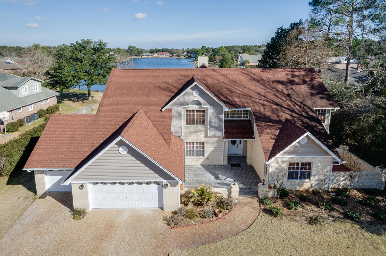 LAKE CHARLENE - Residential