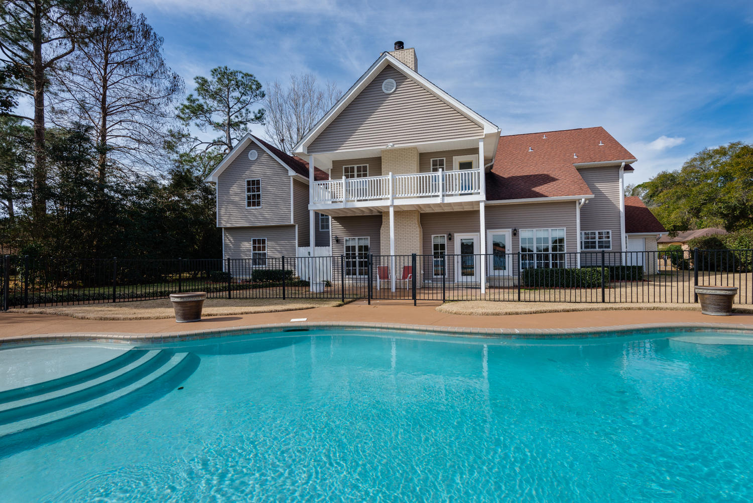 LAKE CHARLENE - Residential