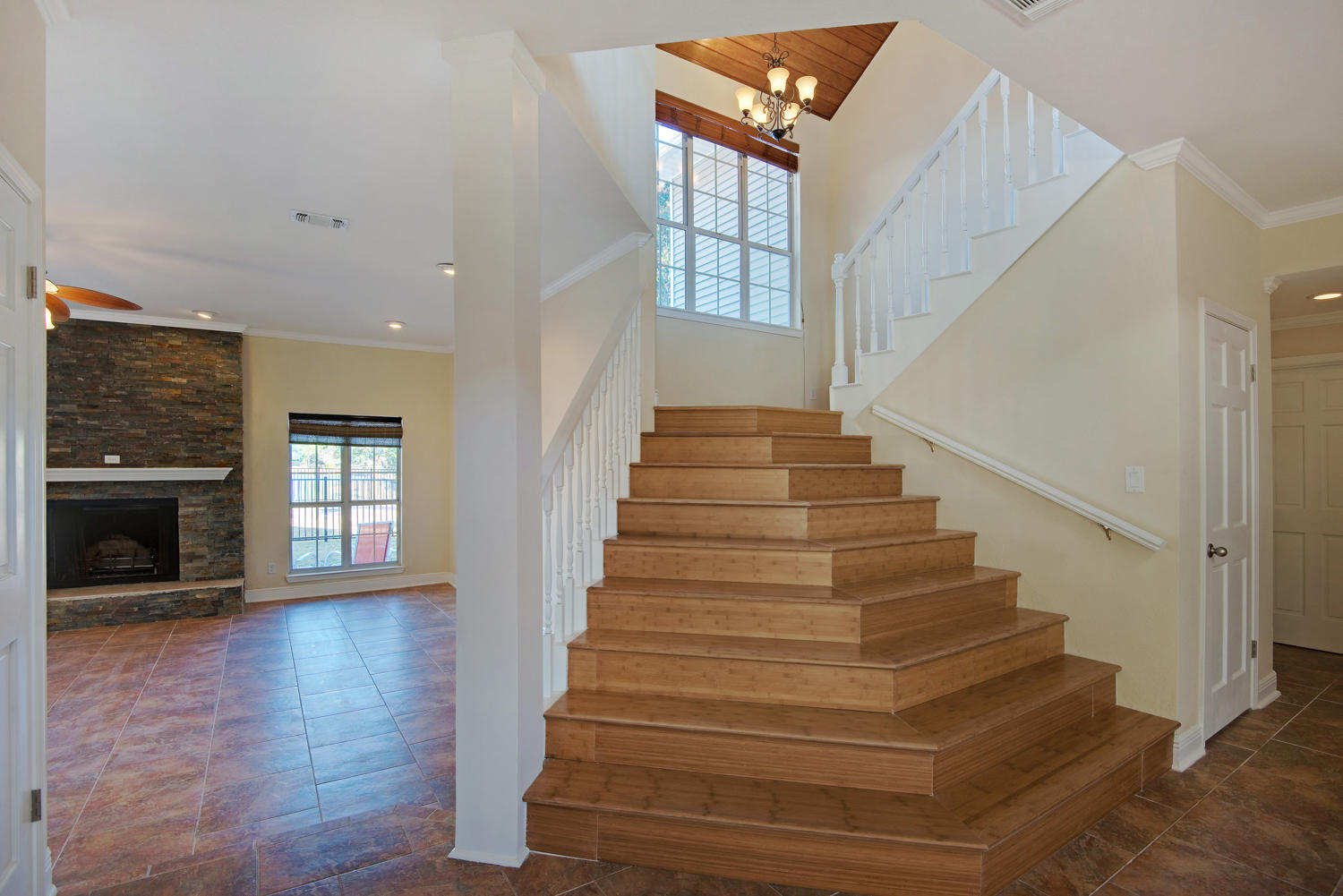 LAKE CHARLENE - Residential