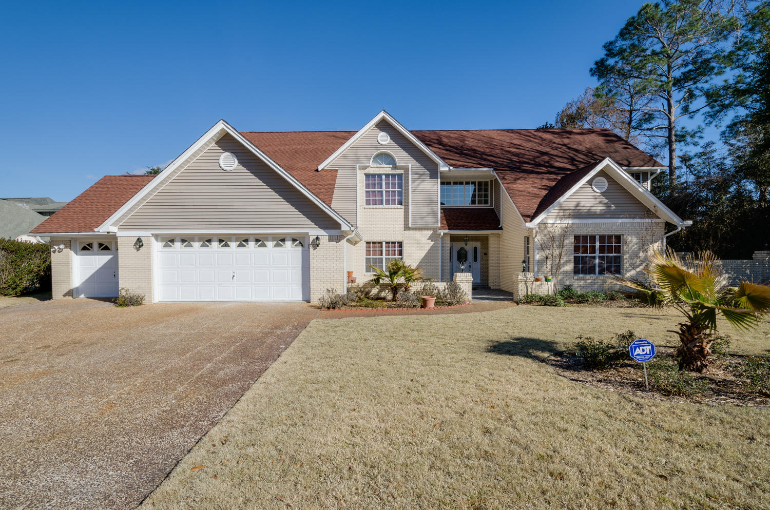LAKE CHARLENE - Residential