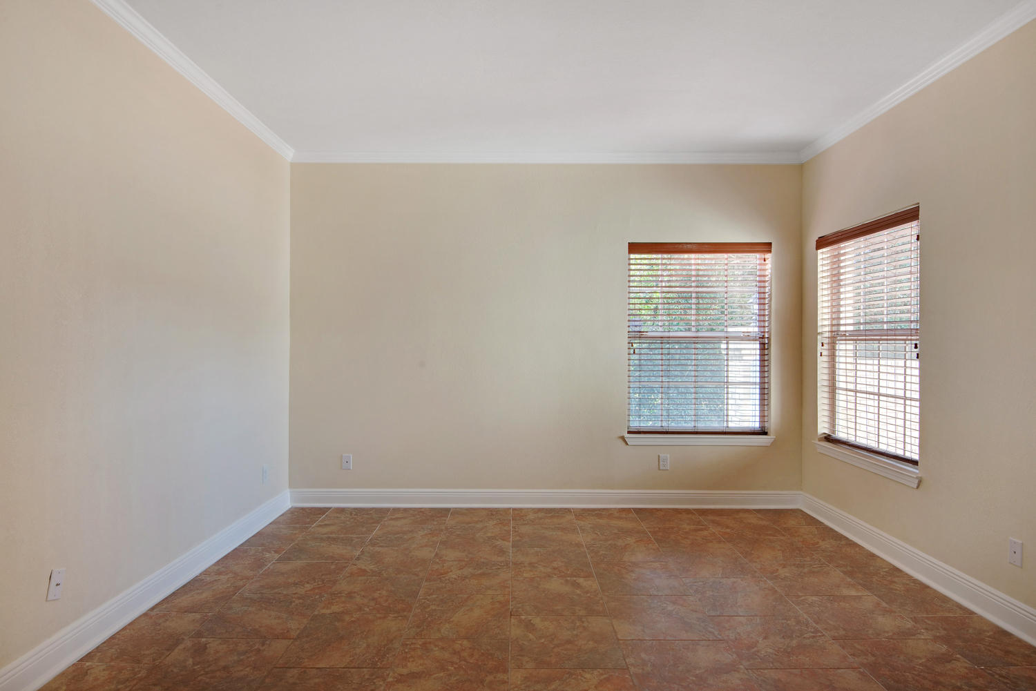 LAKE CHARLENE - Residential