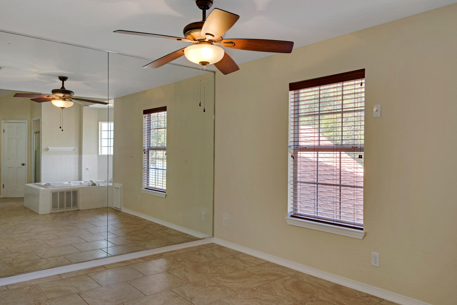 LAKE CHARLENE - Residential