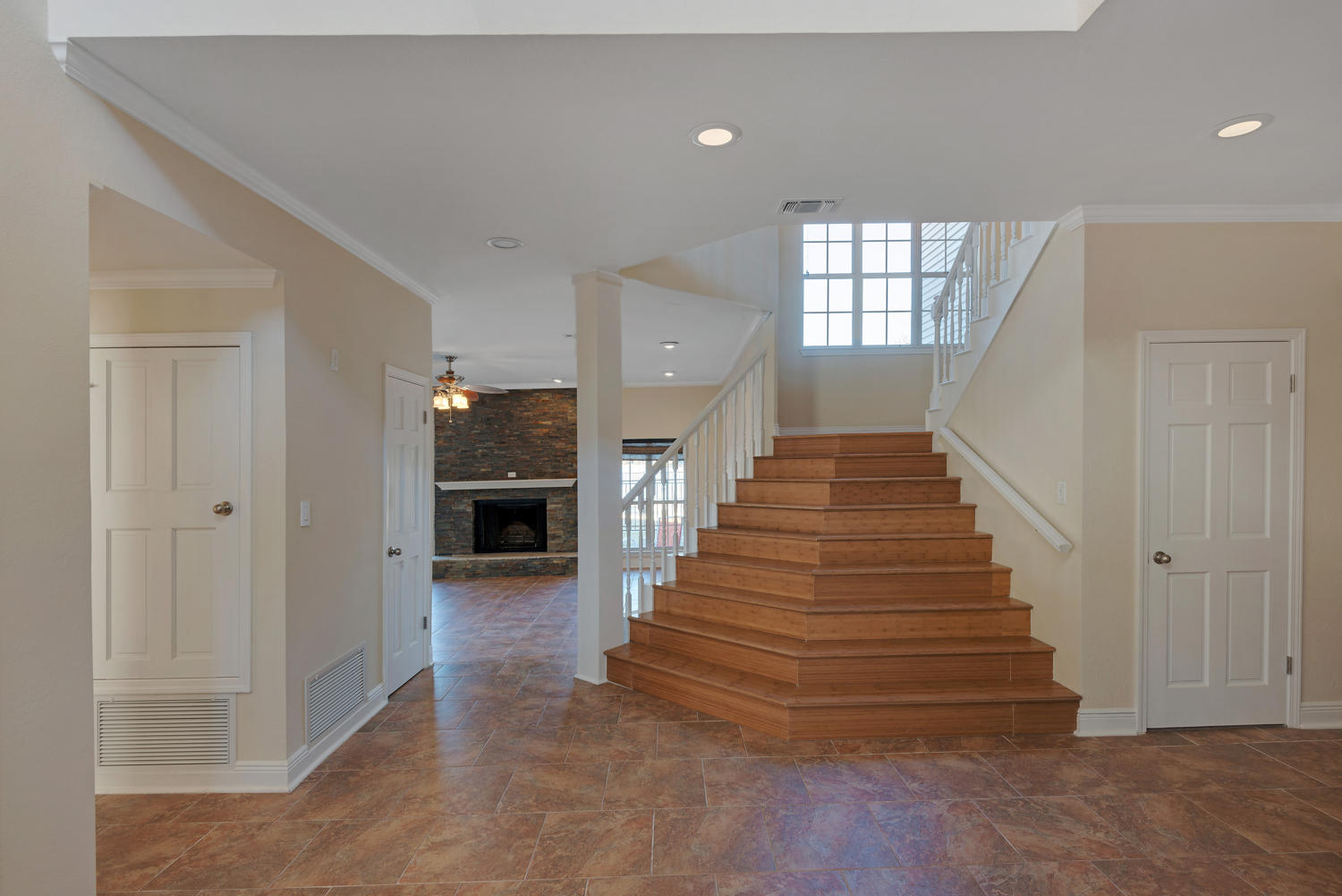 LAKE CHARLENE - Residential