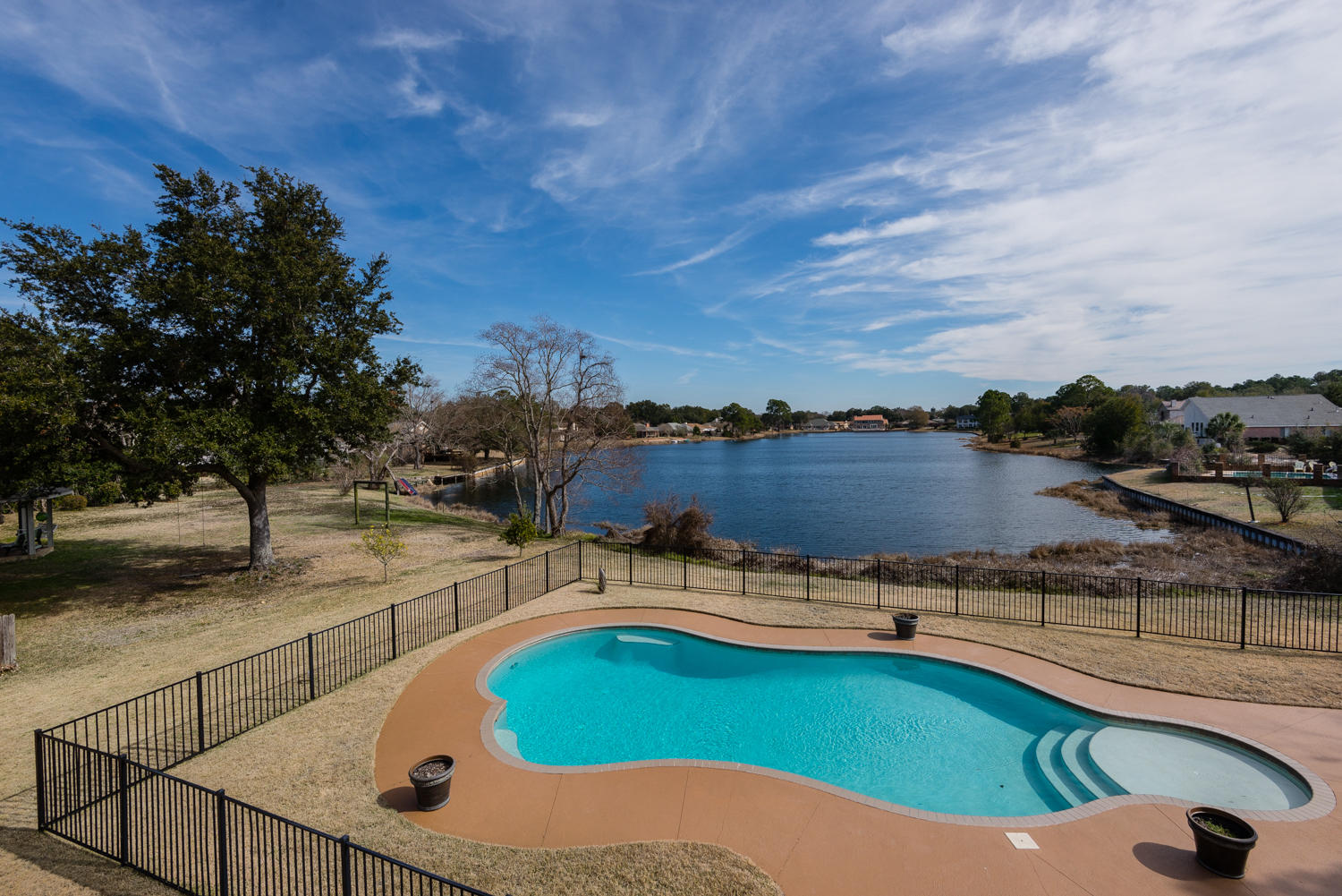 LAKE CHARLENE - Residential