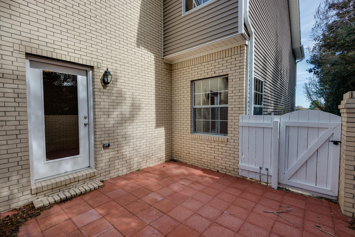 LAKE CHARLENE - Residential