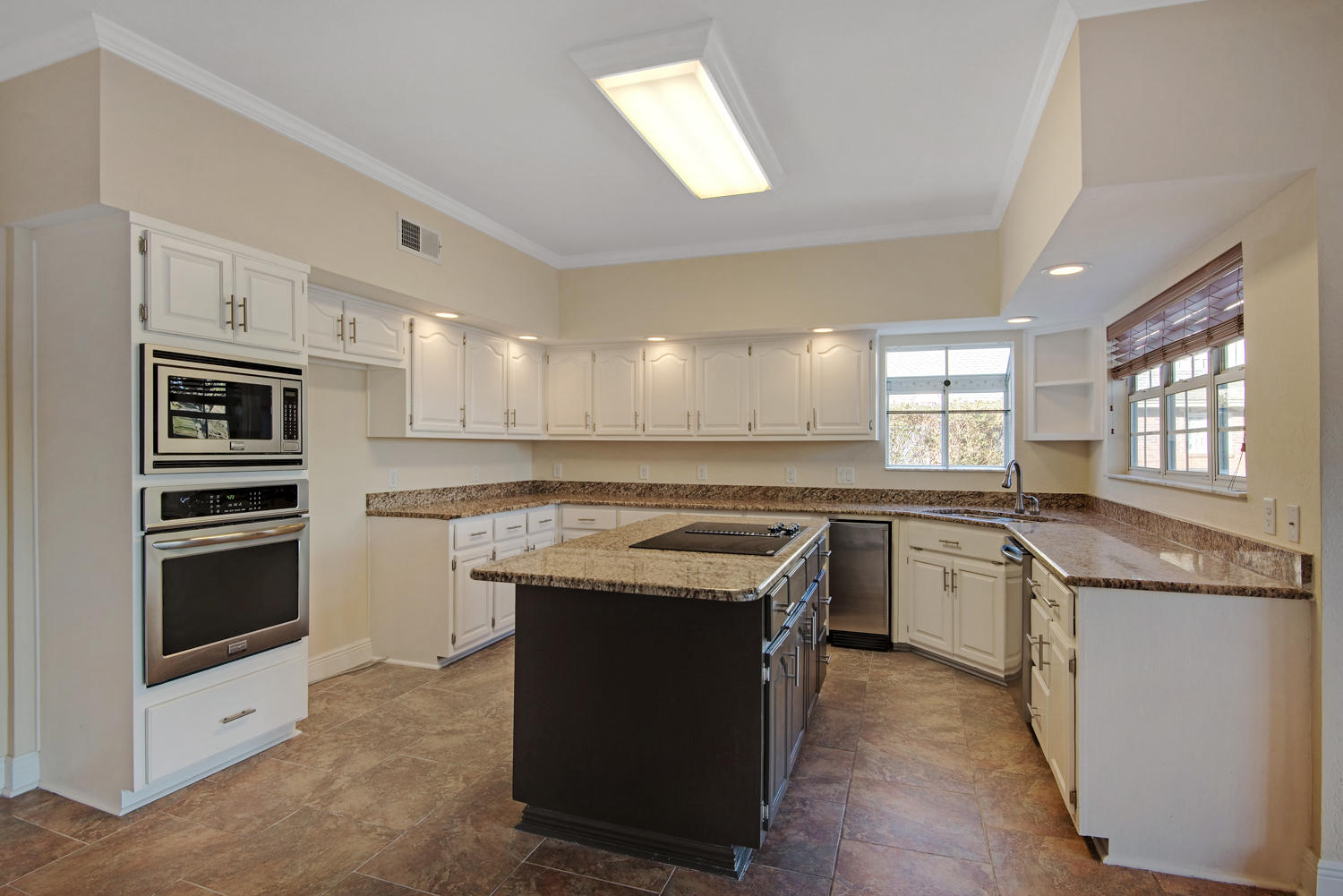 LAKE CHARLENE - Residential