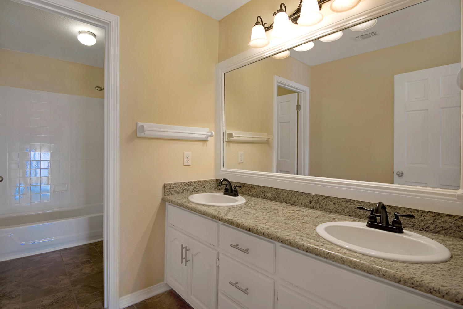 LAKE CHARLENE - Residential