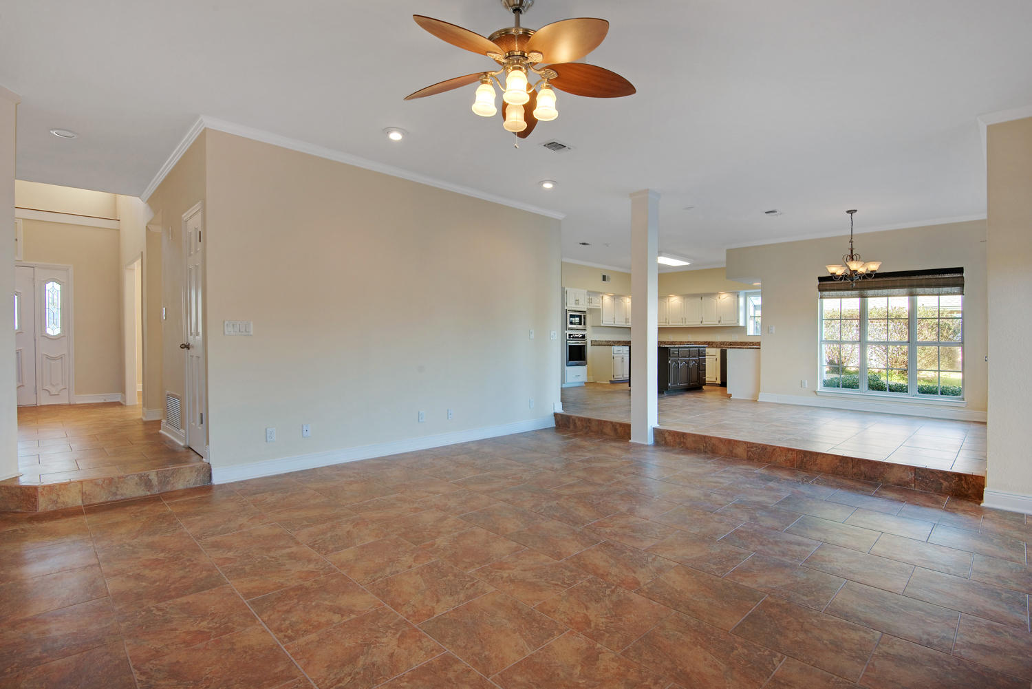 LAKE CHARLENE - Residential