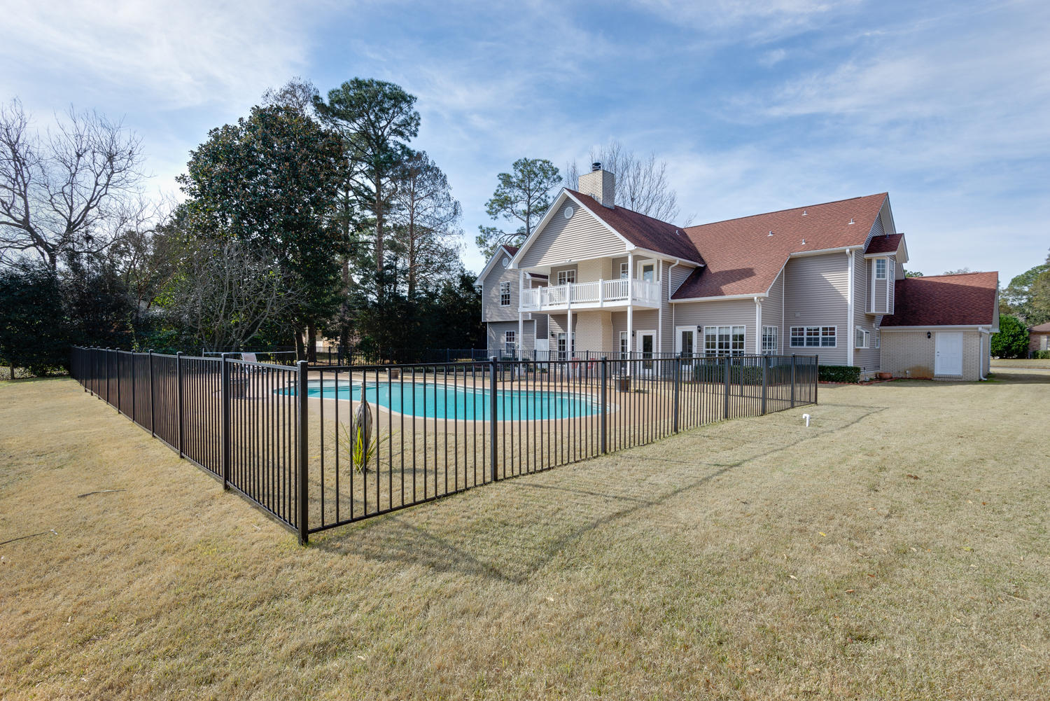 LAKE CHARLENE - Residential