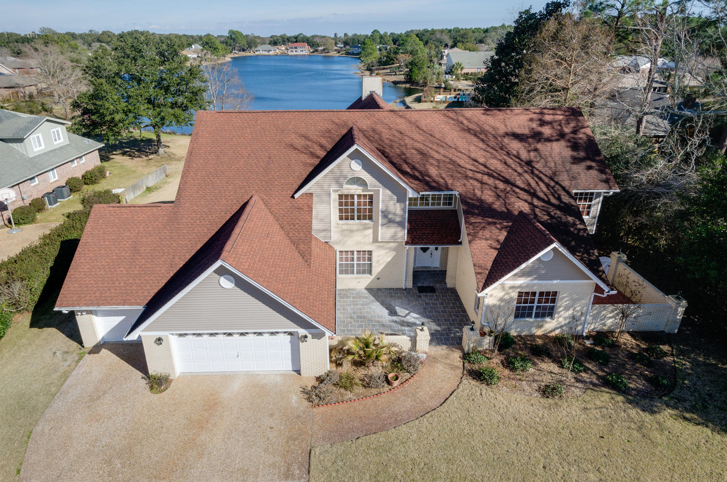 LAKE CHARLENE - Residential