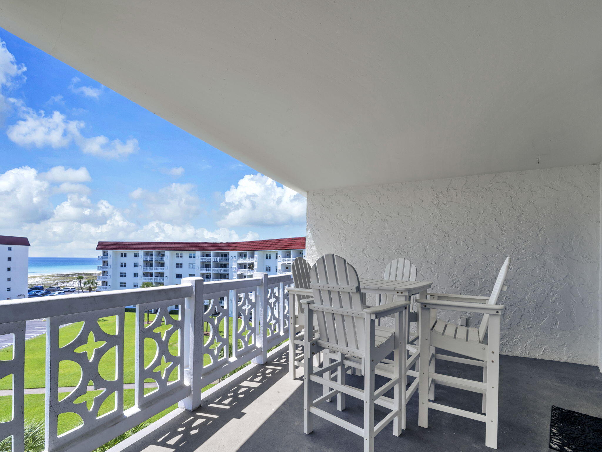EL MATADOR CONDO - Residential