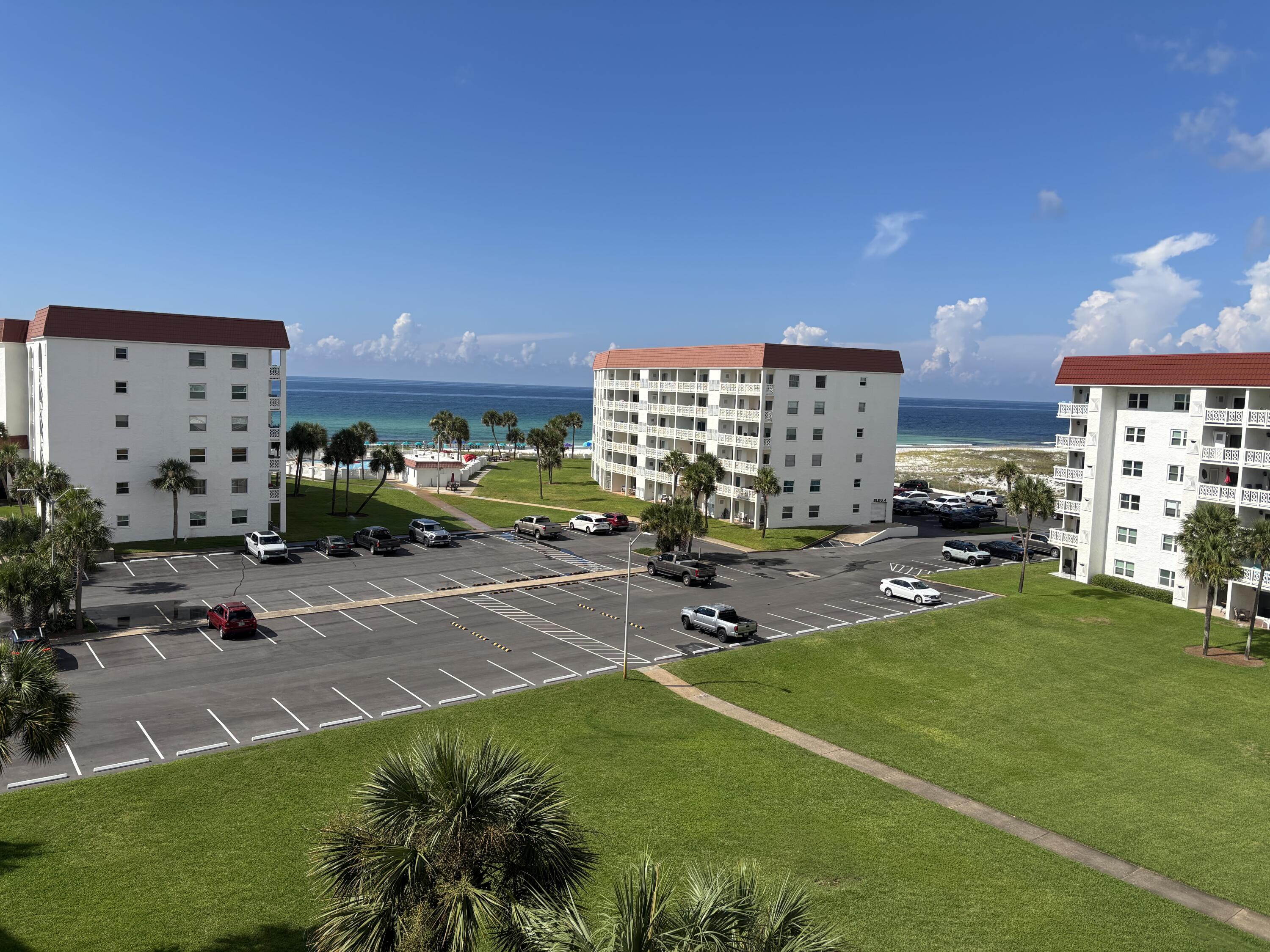 EL MATADOR CONDO - Residential
