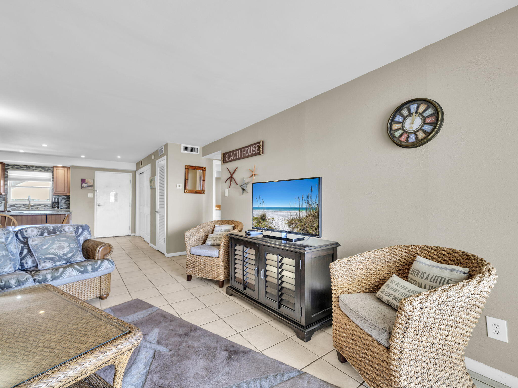 EL MATADOR CONDO - Residential