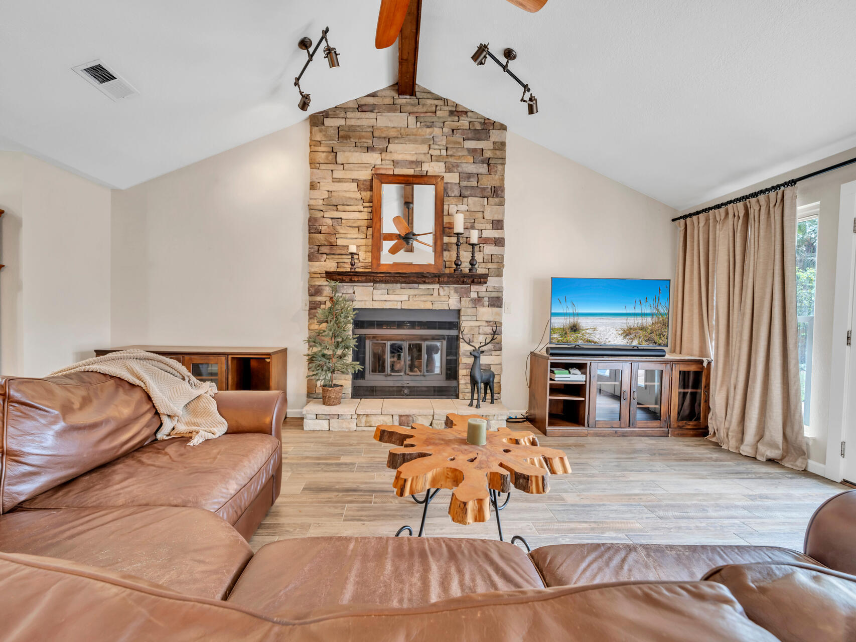 PINEWOOD ESTATES 2 - Residential