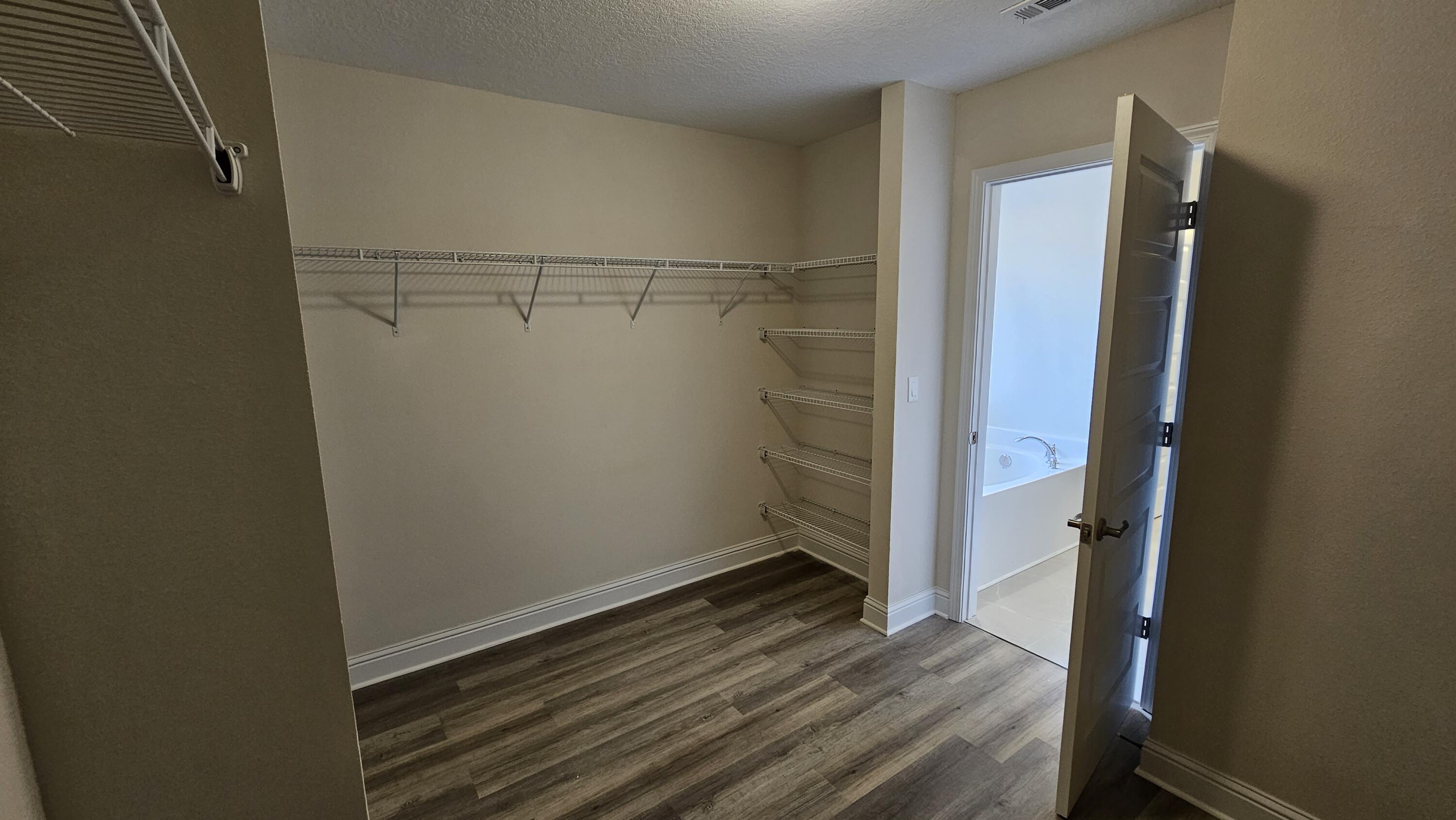 Nature Lake - Residential