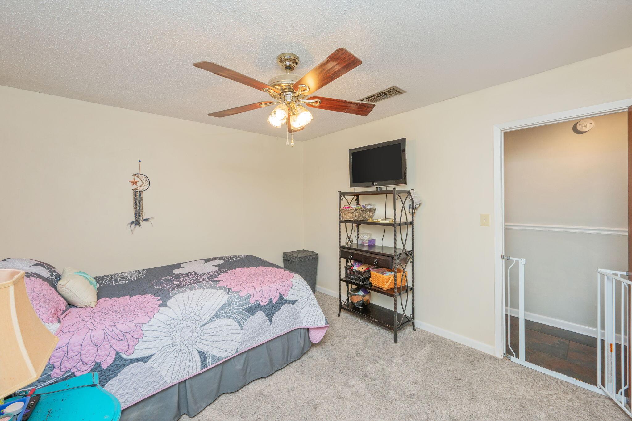 LAKE LORRAINE ESTATES 3 - Residential