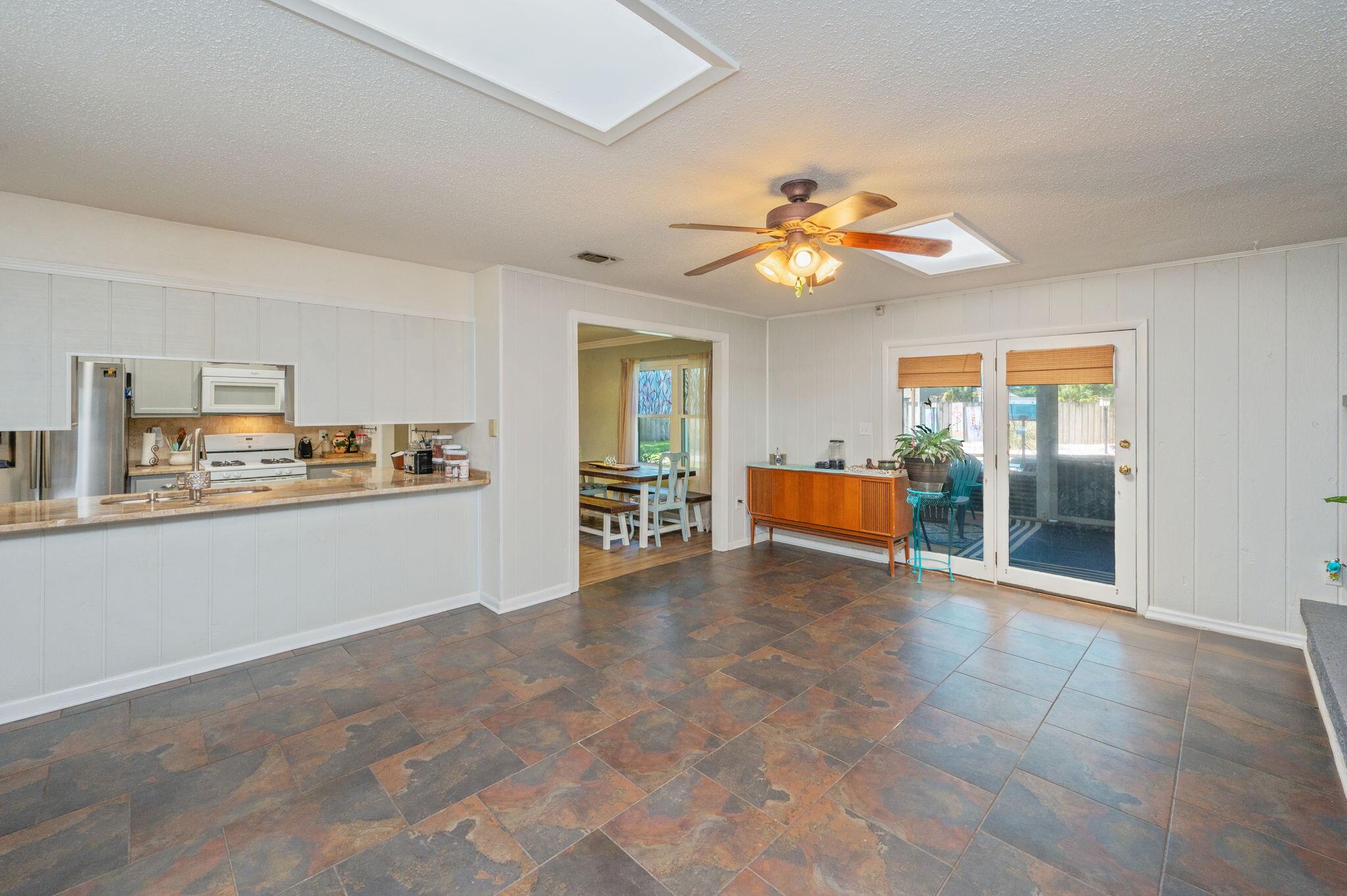 LAKE LORRAINE ESTATES 3 - Residential