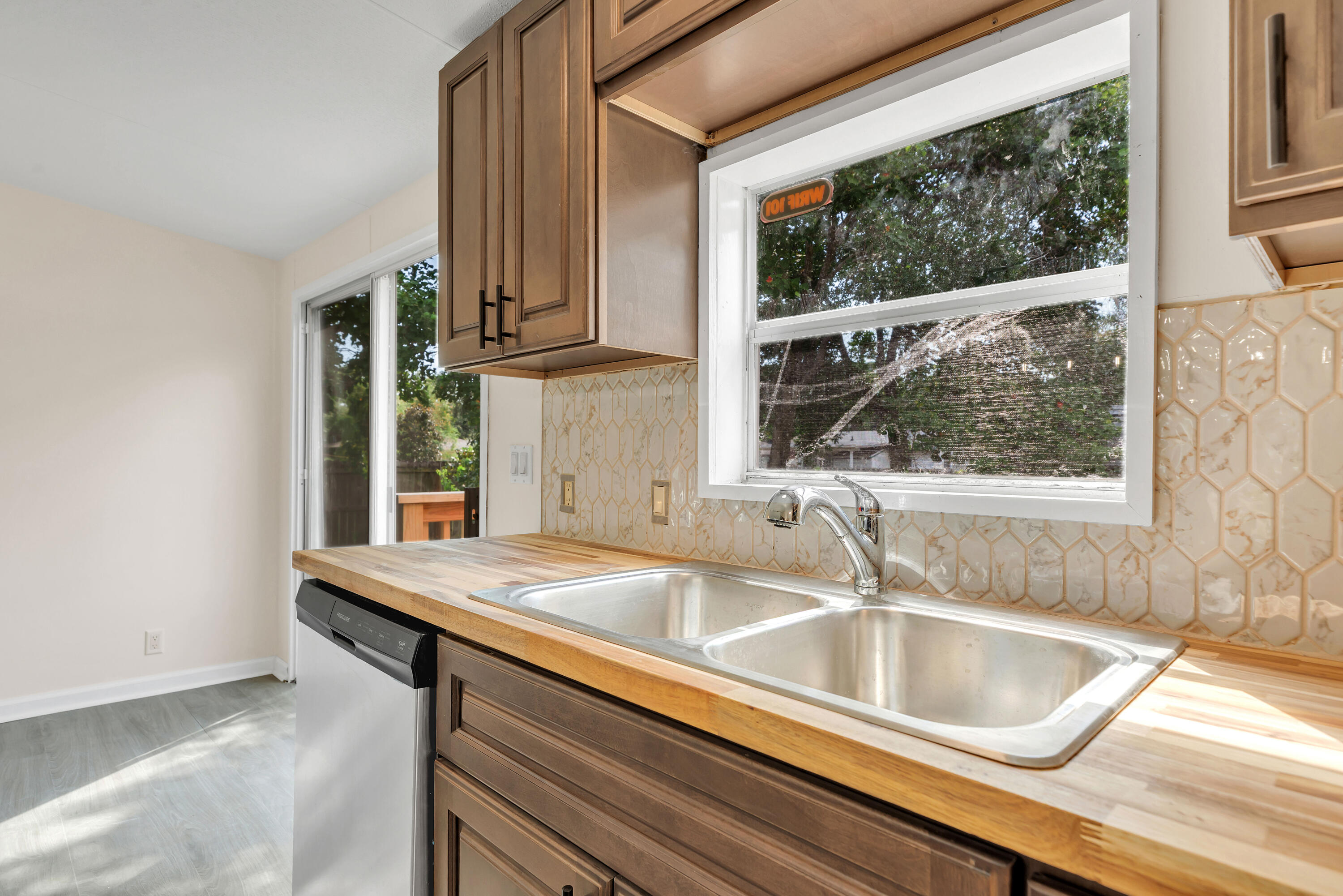 CASA LOMA S/D 1ST ADDN - Residential