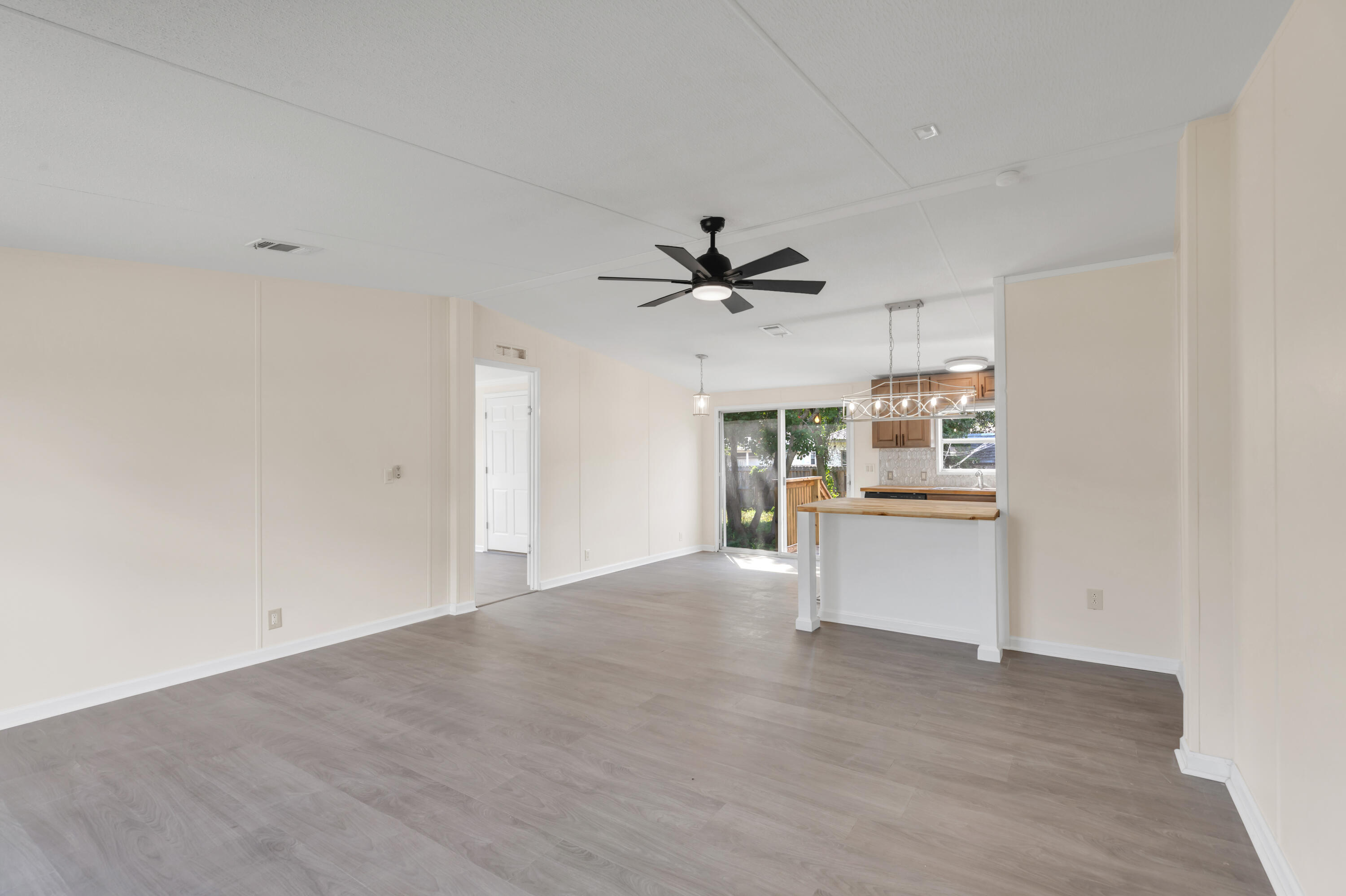 CASA LOMA S/D 1ST ADDN - Residential