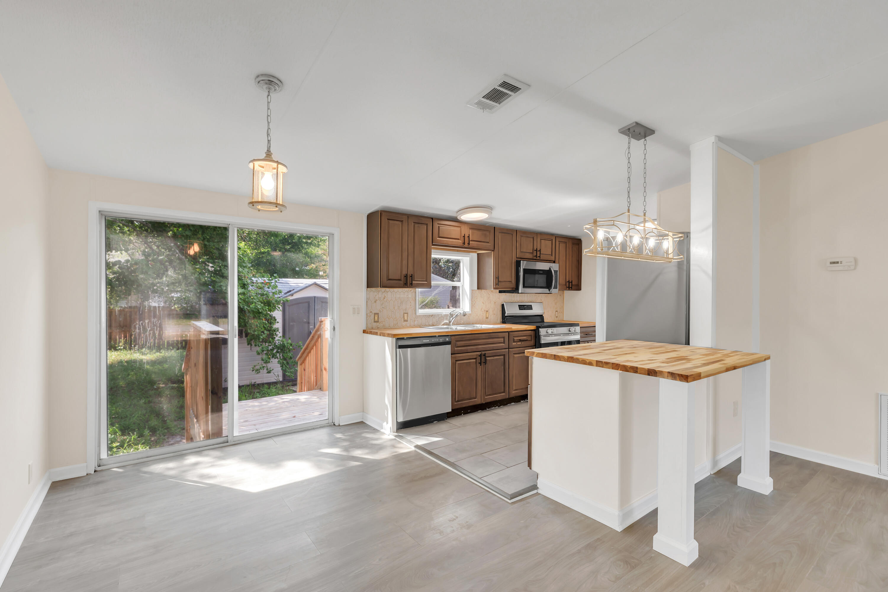 CASA LOMA S/D 1ST ADDN - Residential