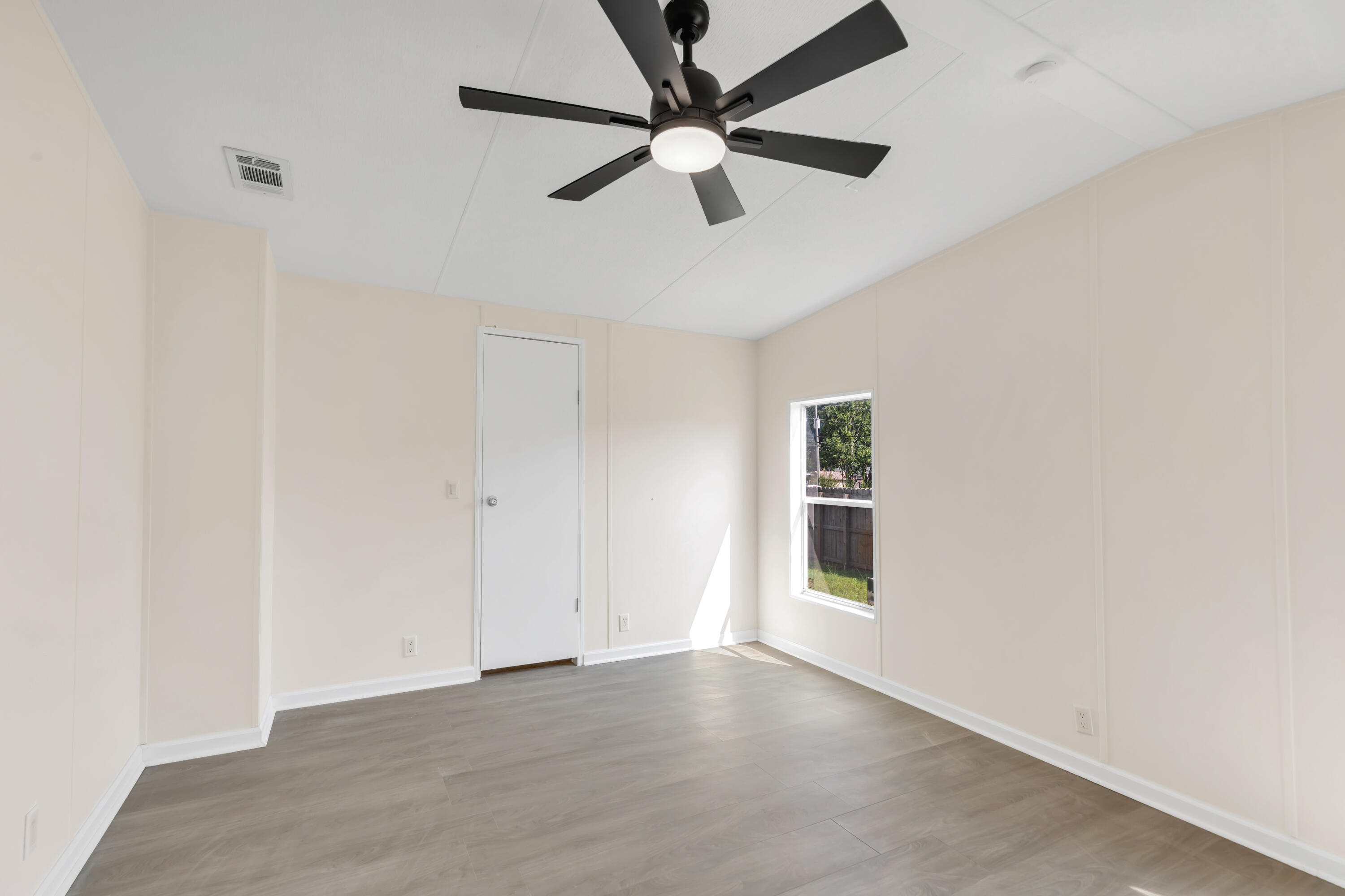 CASA LOMA S/D 1ST ADDN - Residential