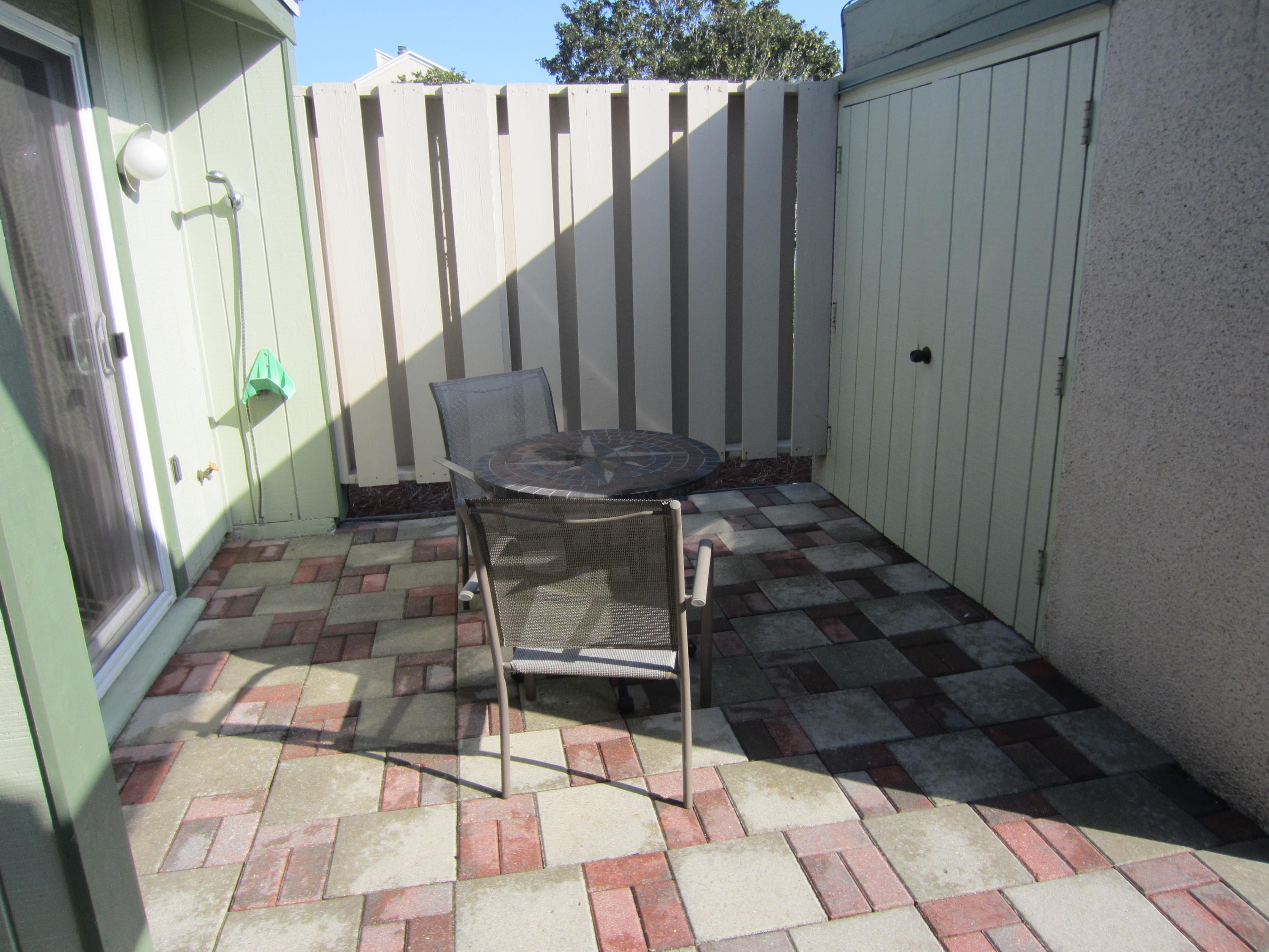 LINKSIDE VILLAGE UNIT 1 - Residential