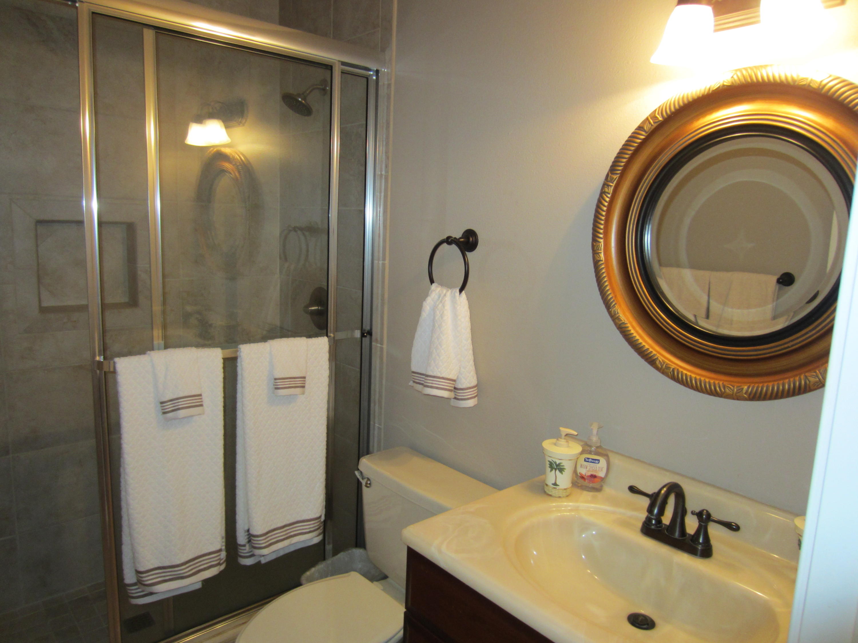 LINKSIDE VILLAGE UNIT 1 - Residential