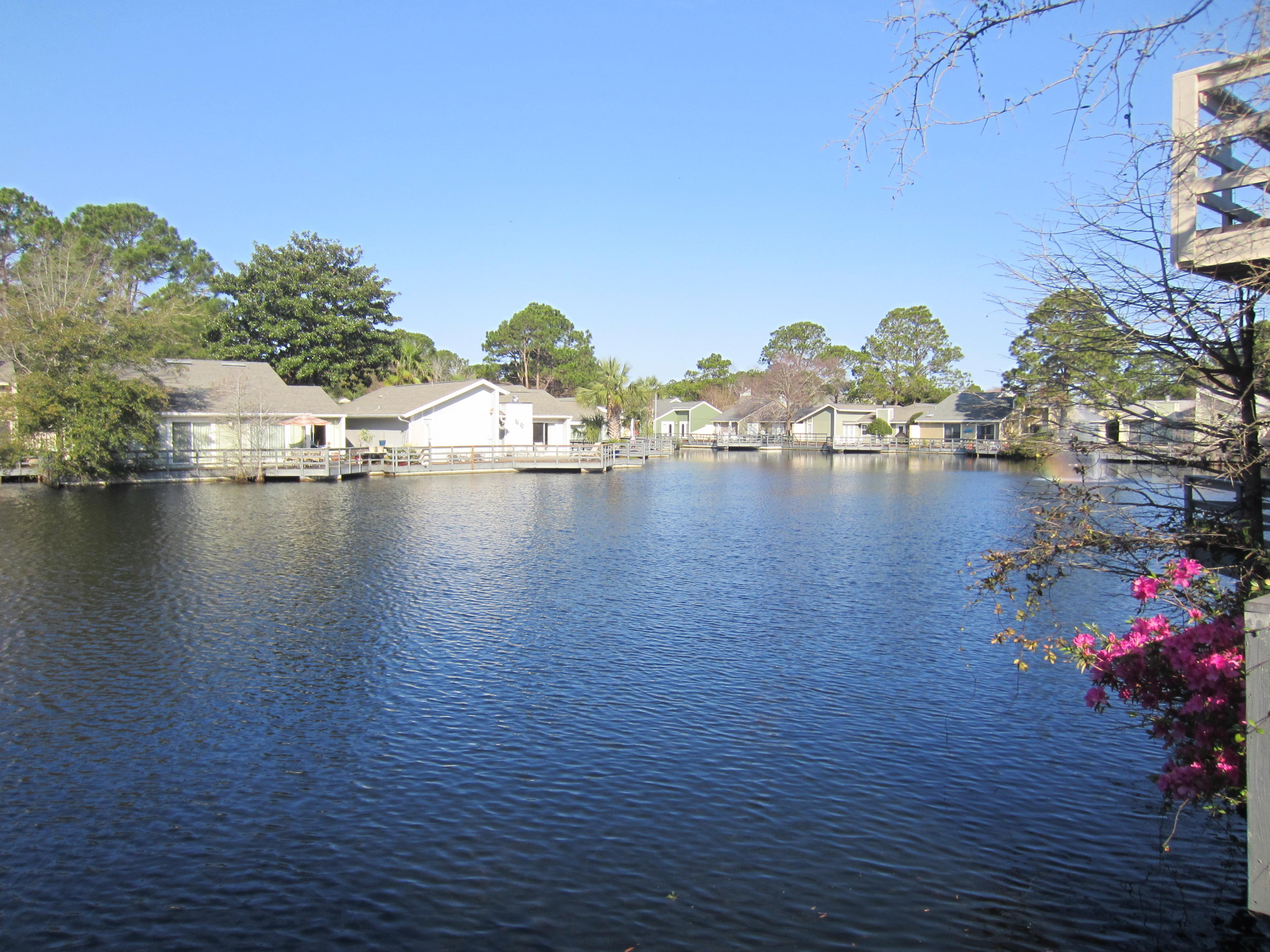 LINKSIDE VILLAGE UNIT 1 - Residential
