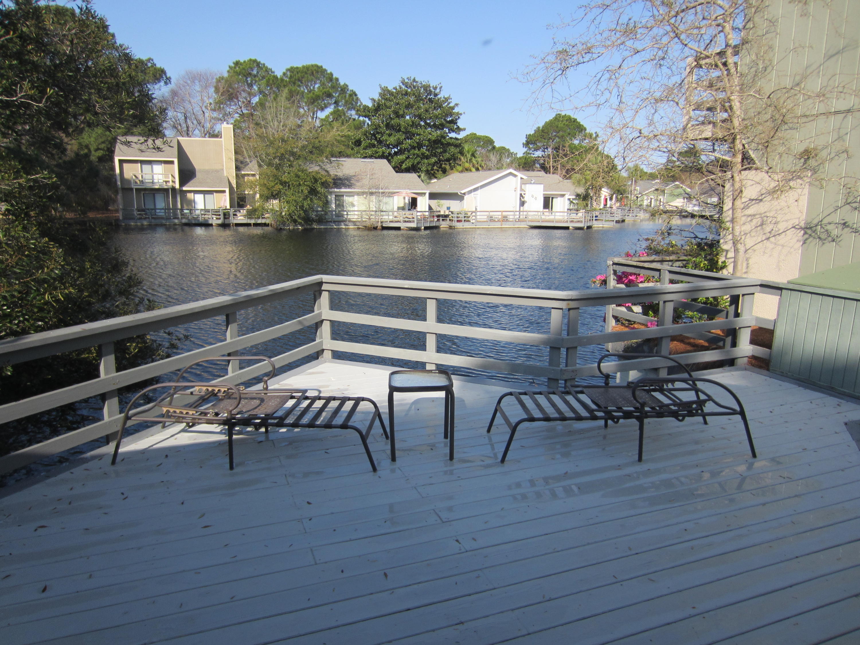 LINKSIDE VILLAGE UNIT 1 - Residential