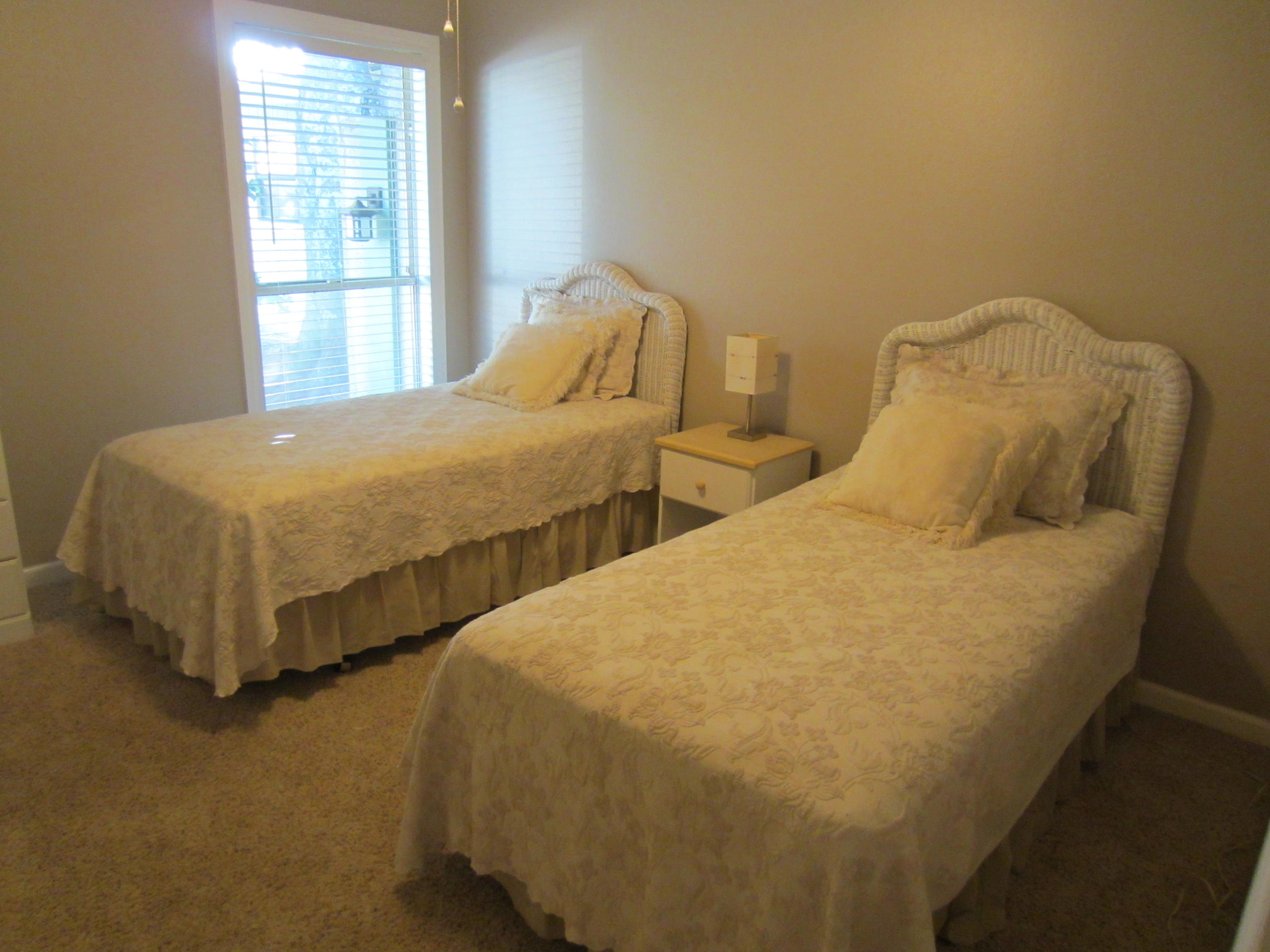 LINKSIDE VILLAGE UNIT 1 - Residential