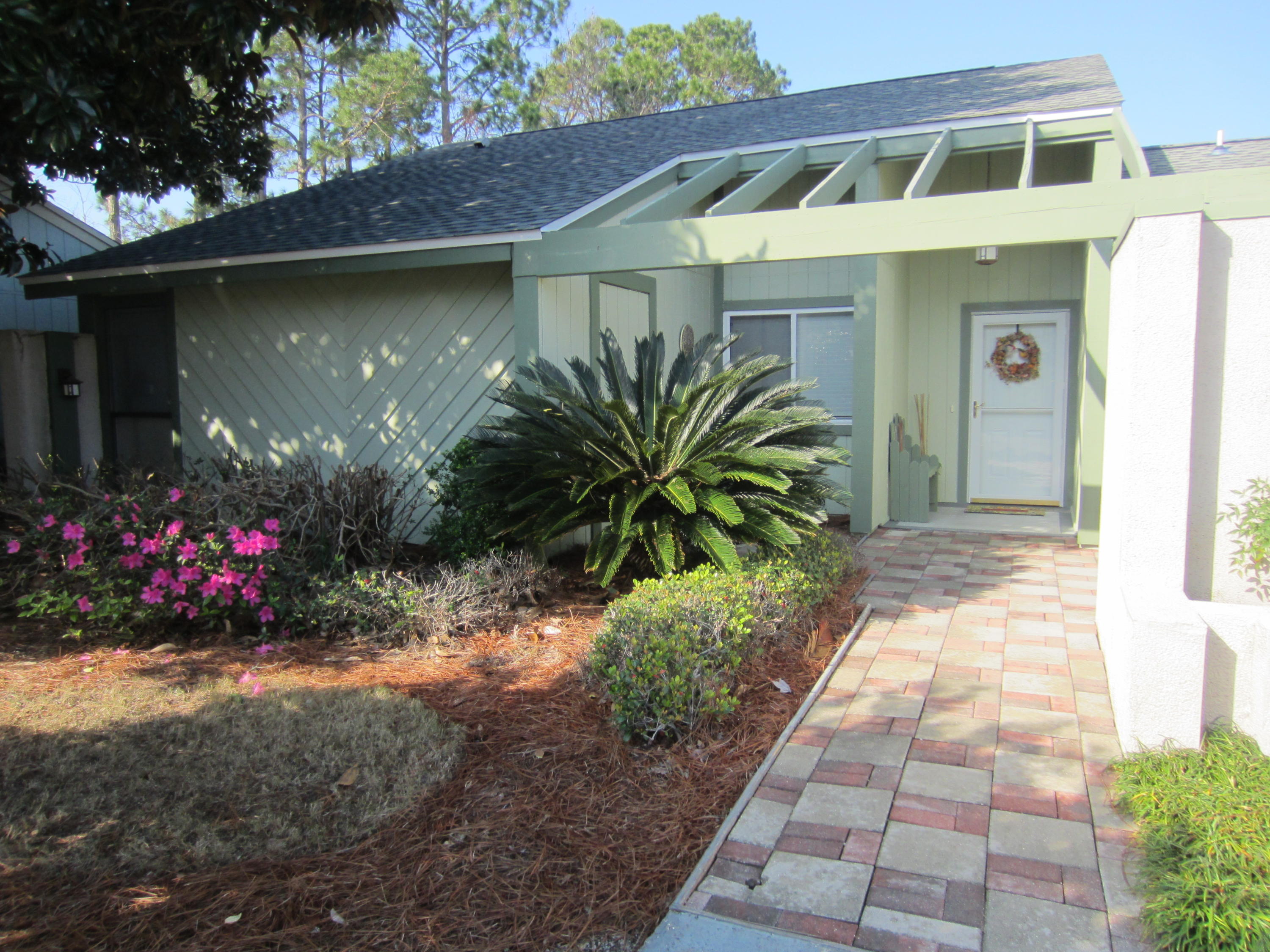 LINKSIDE VILLAGE UNIT 1 - Residential