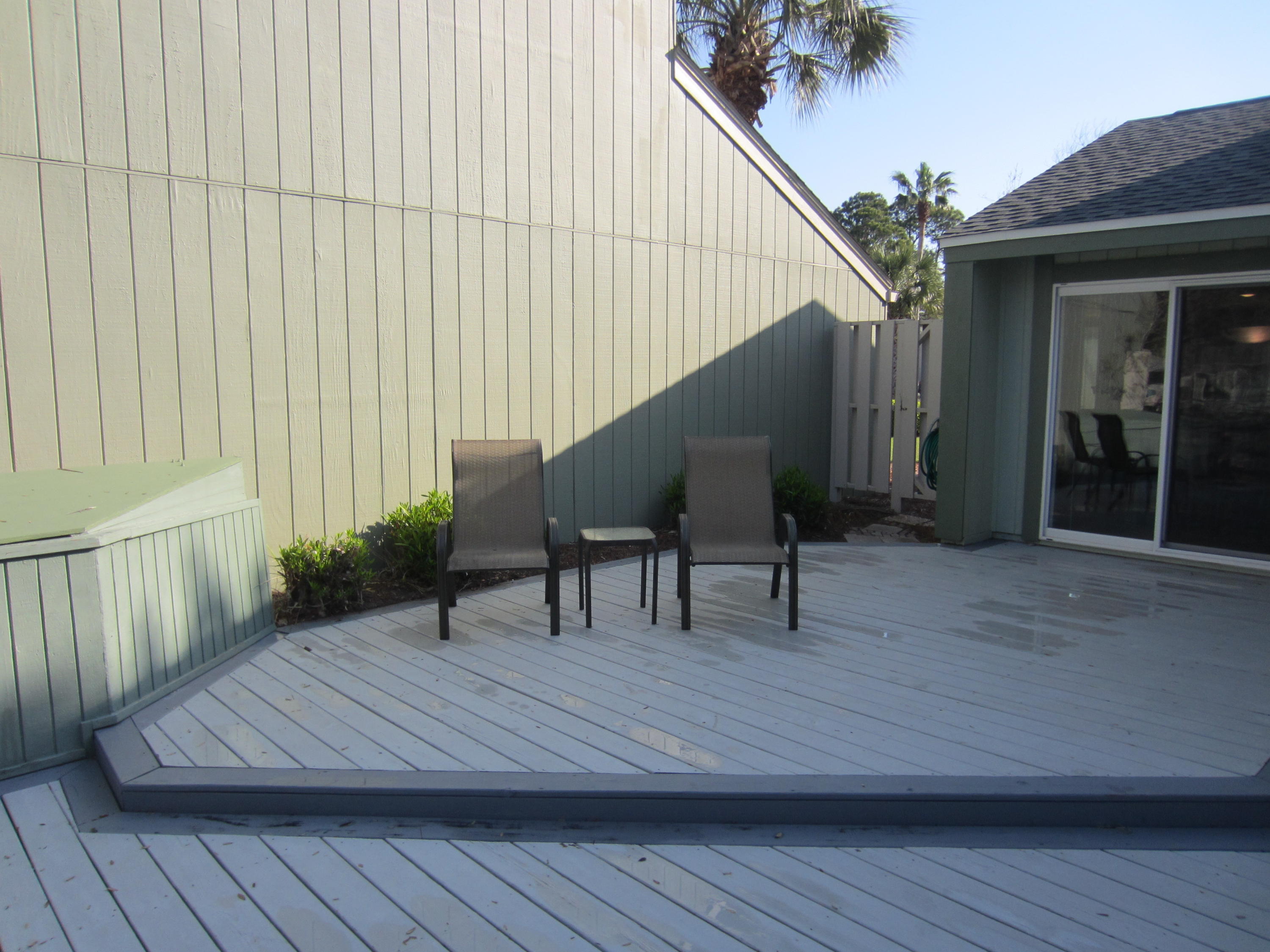 LINKSIDE VILLAGE UNIT 1 - Residential