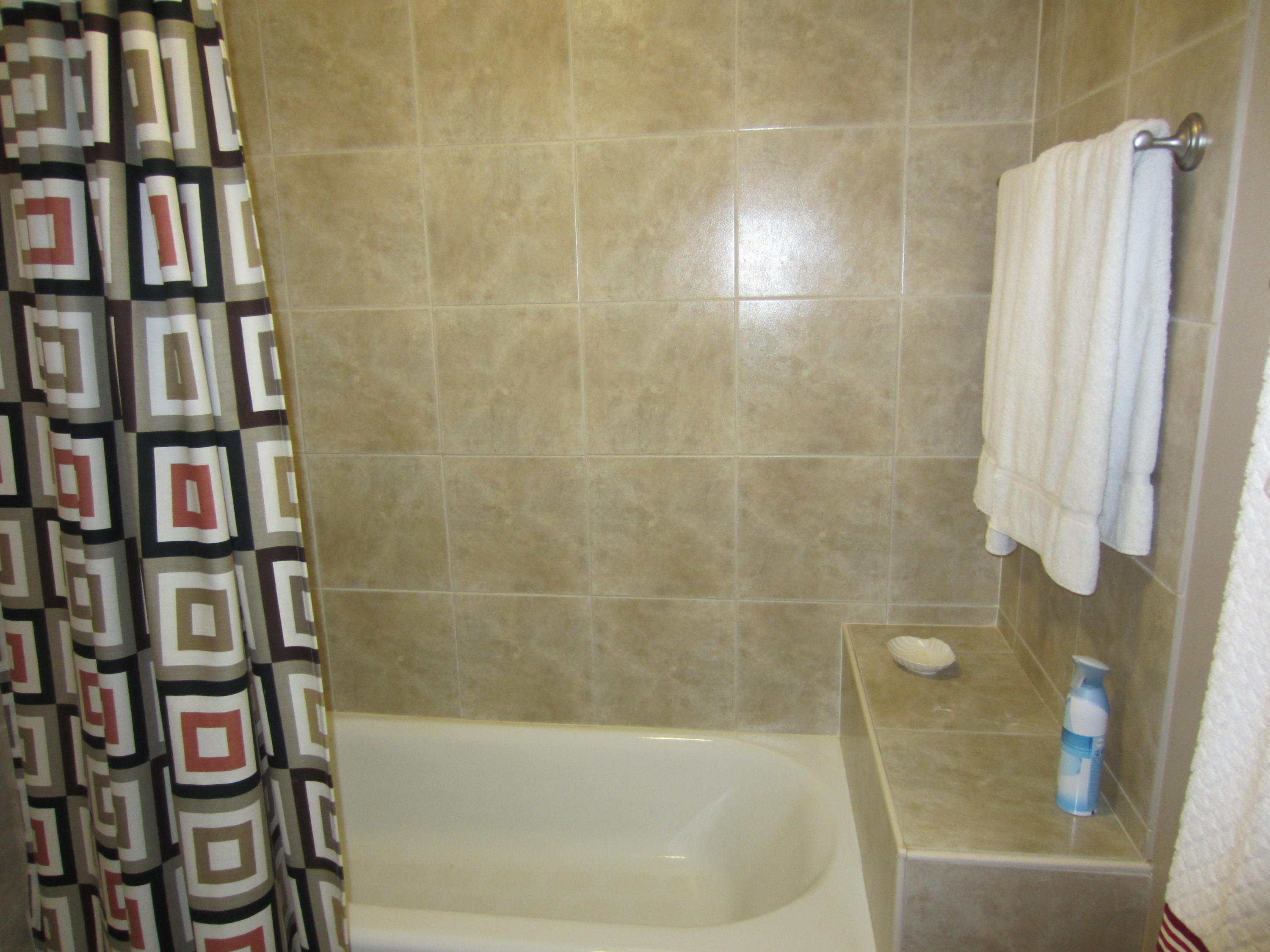 LINKSIDE VILLAGE UNIT 1 - Residential